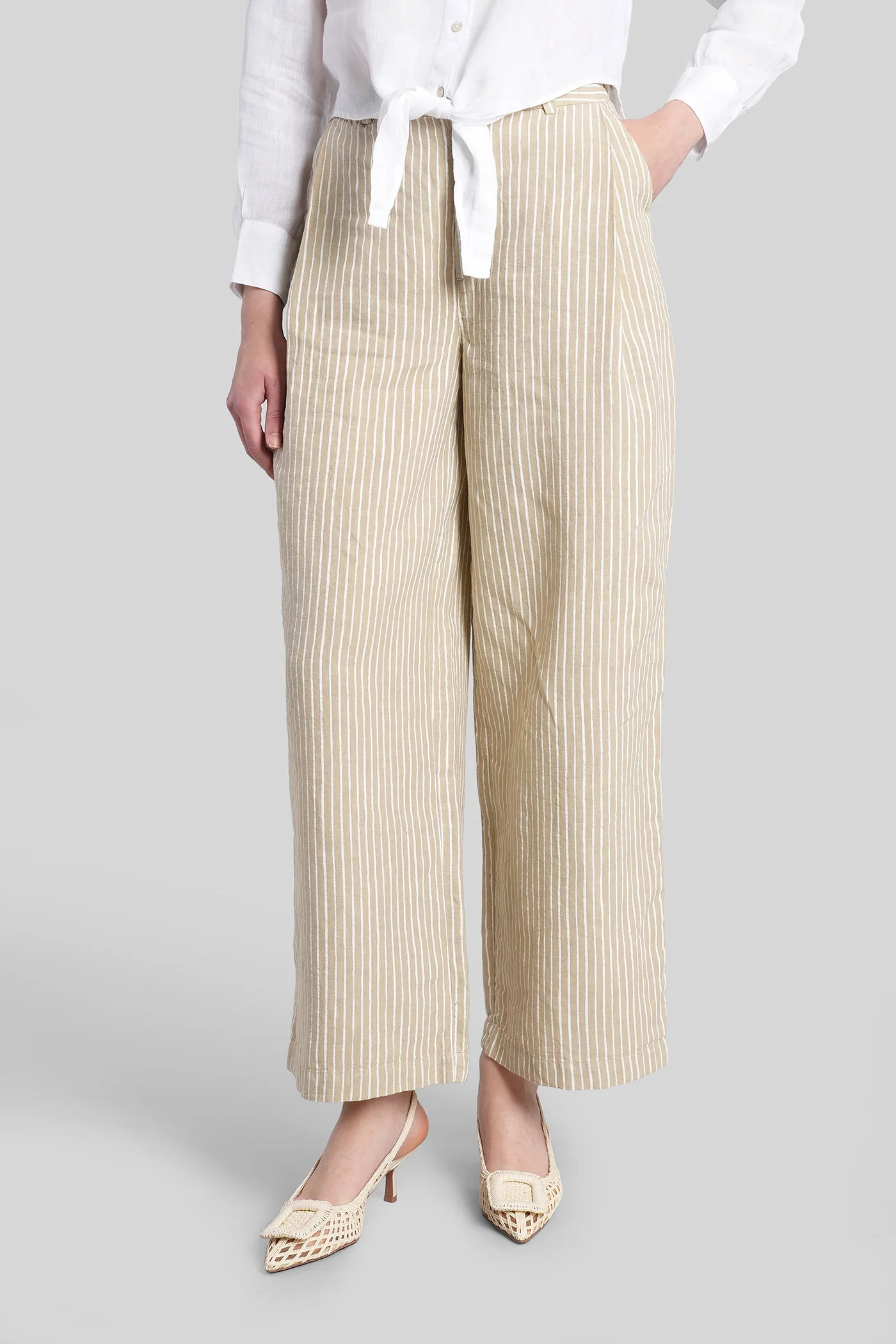 Pants in beige linen - Image 11