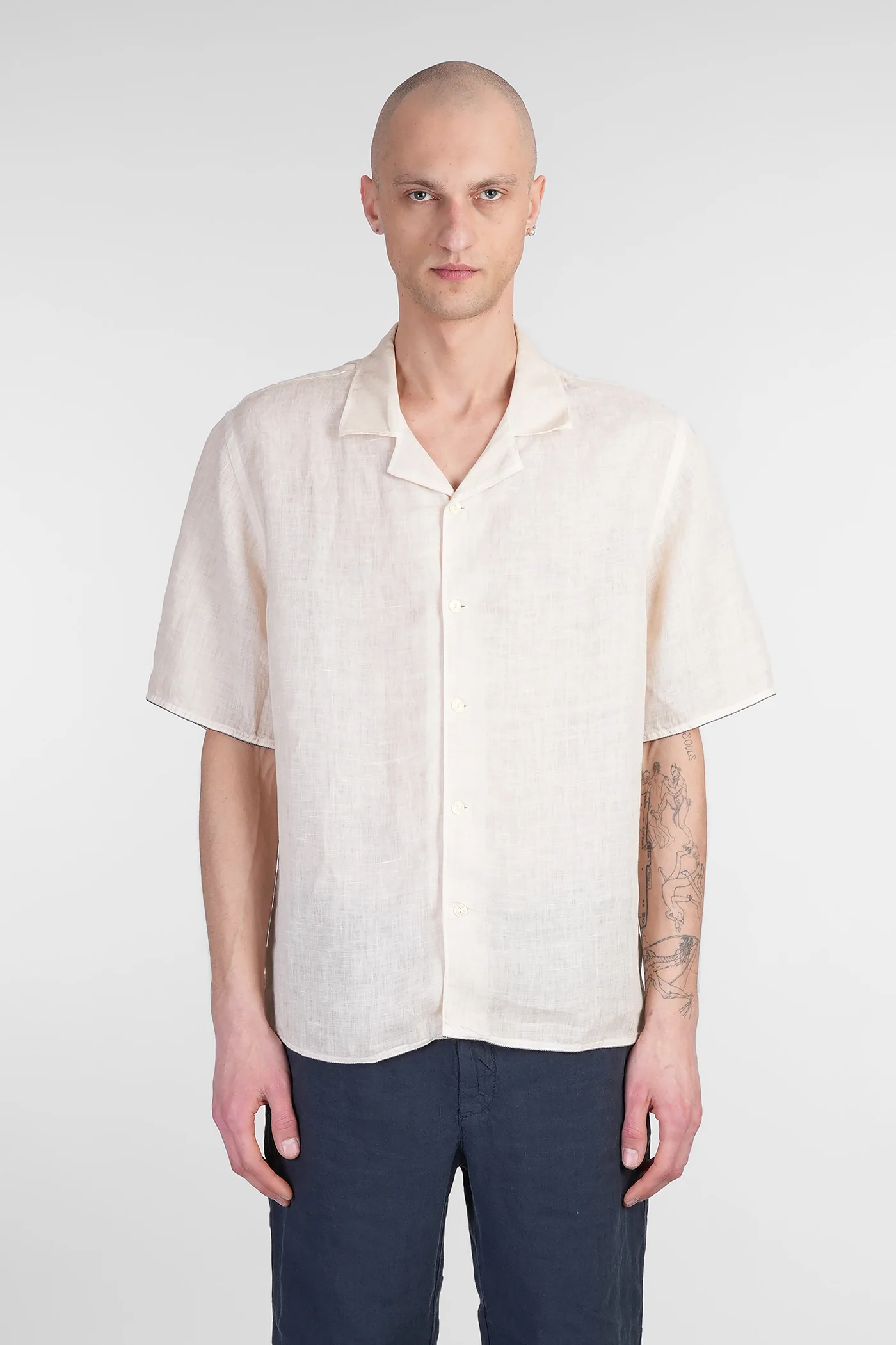 Shirt in beige linen
