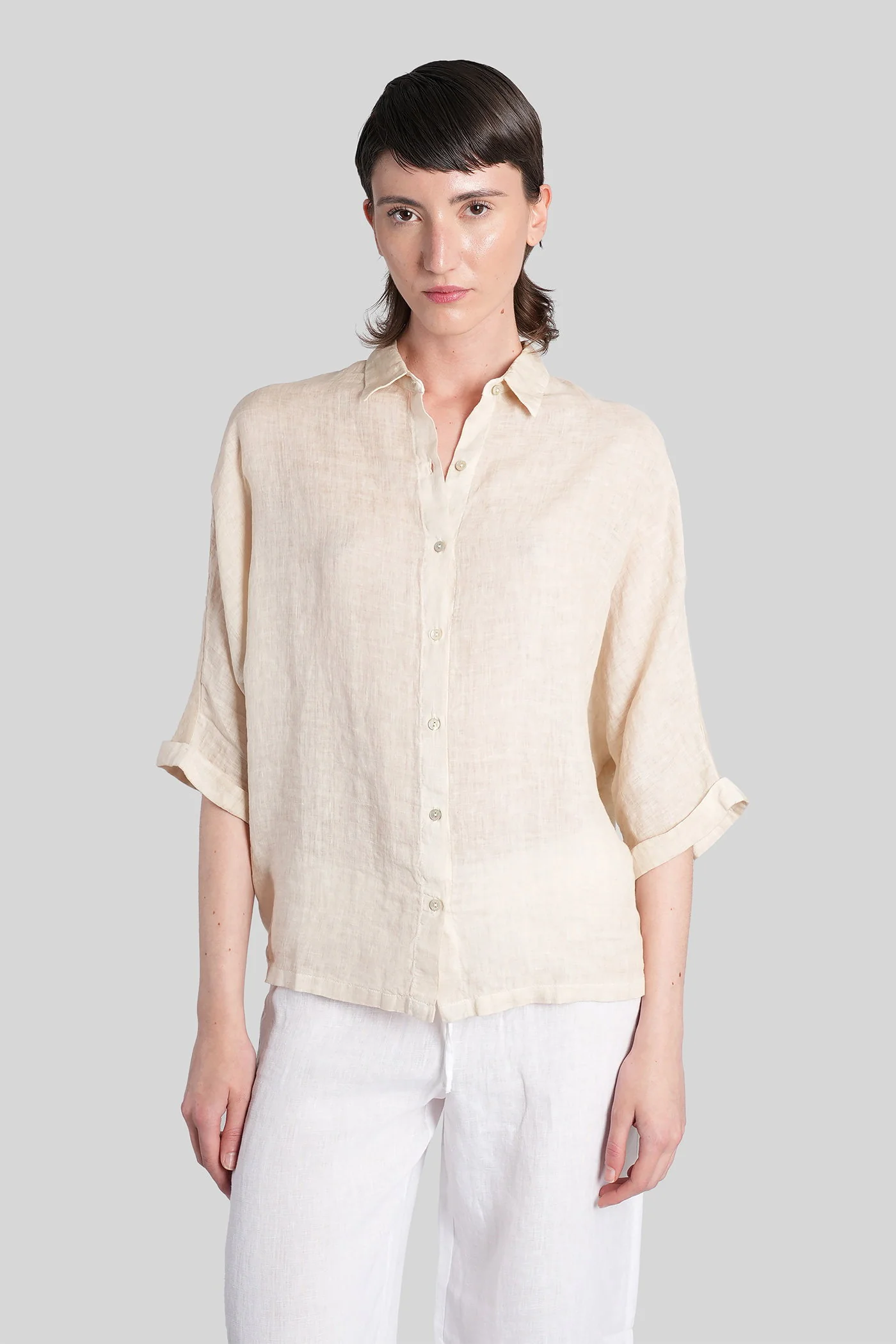 Shirt in beige linen