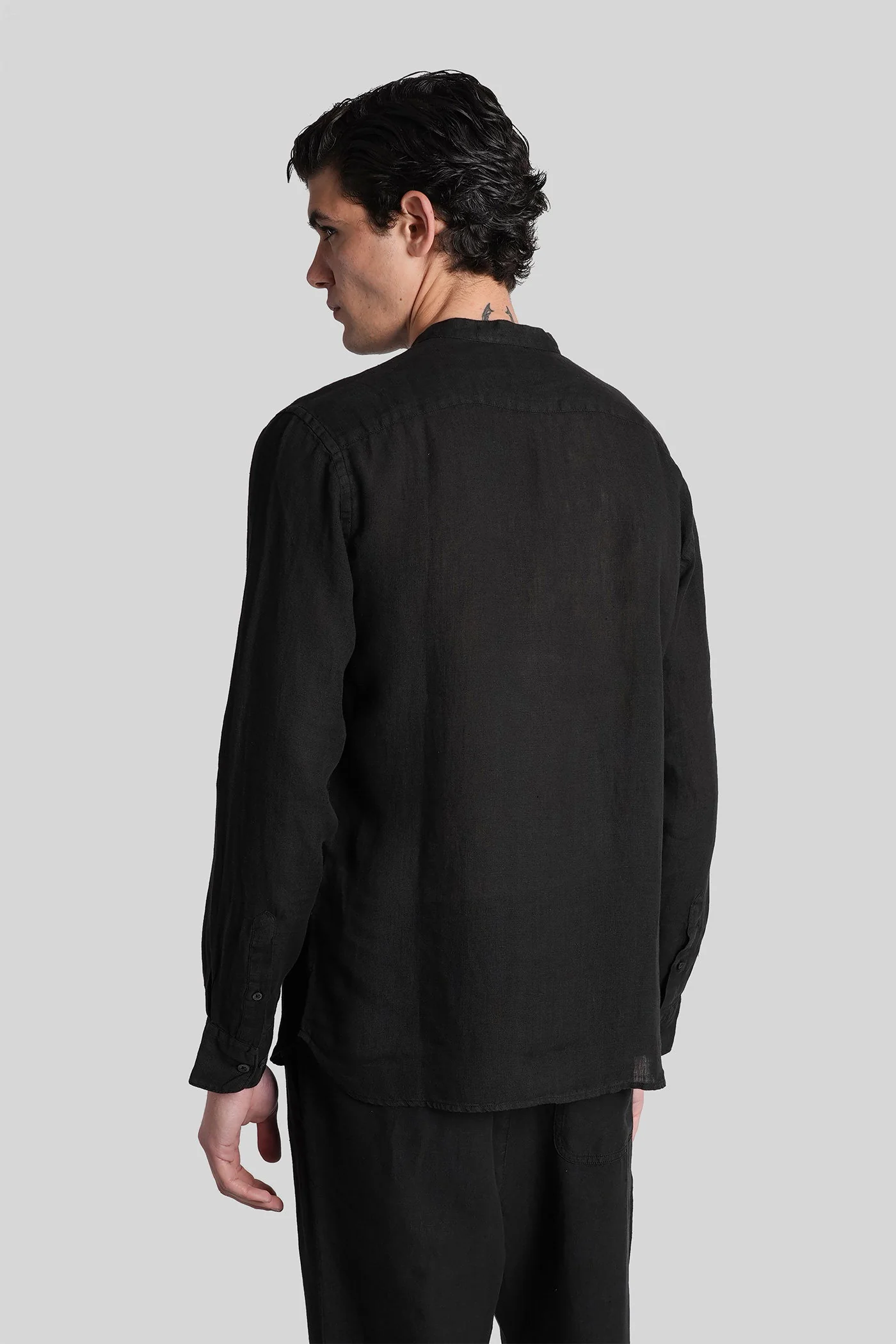 Shirt in black linen - Image 3