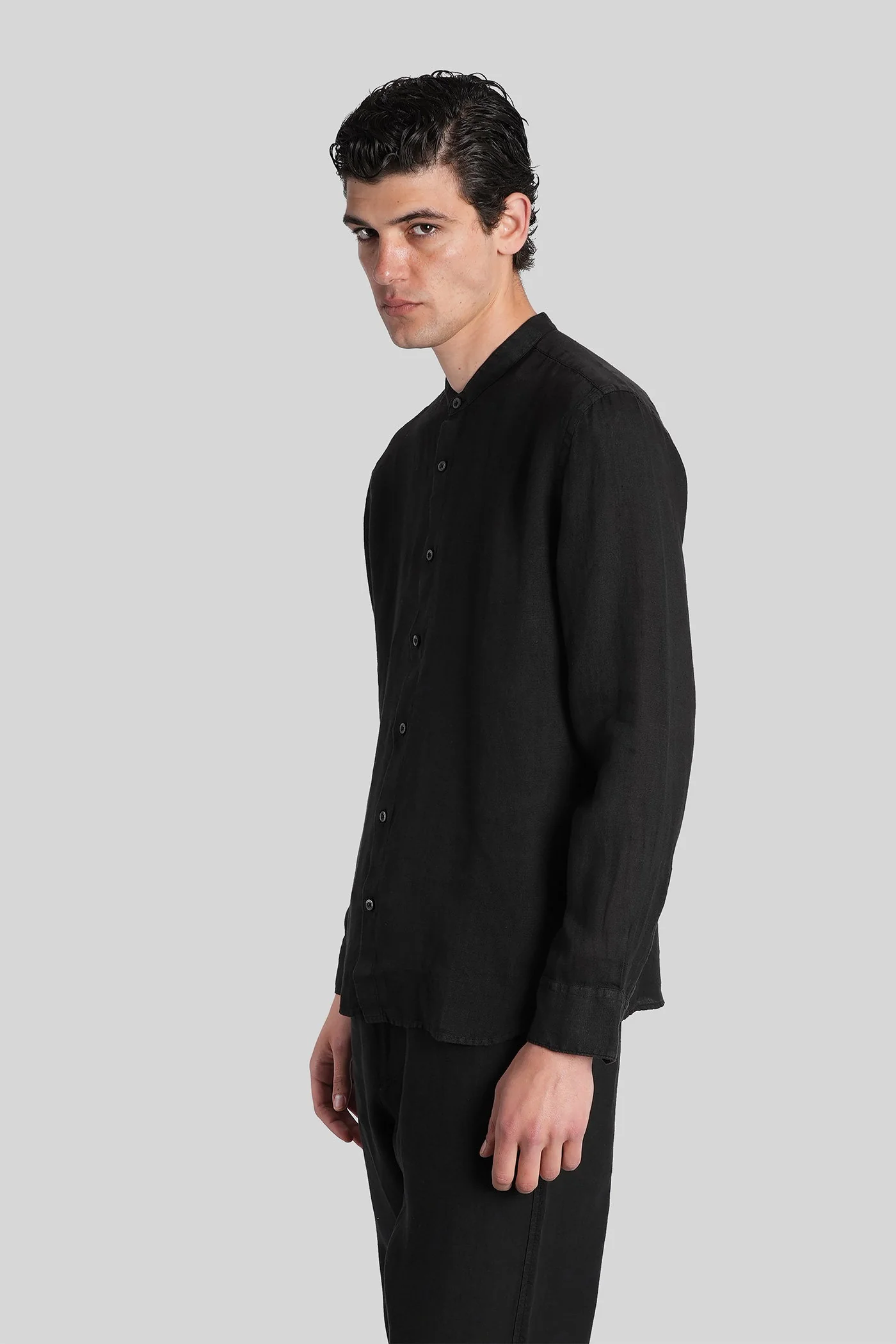 Shirt in black linen - Image 4