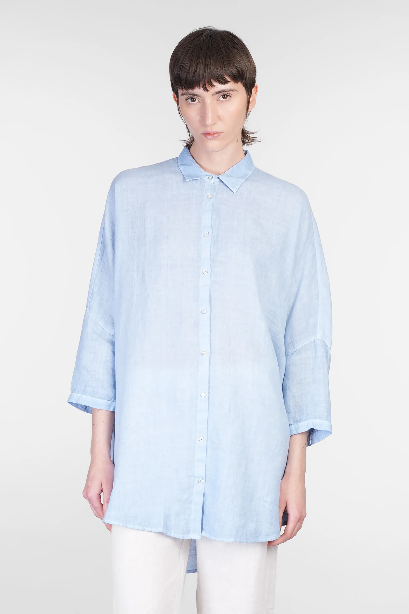 Shirt in cyan linen