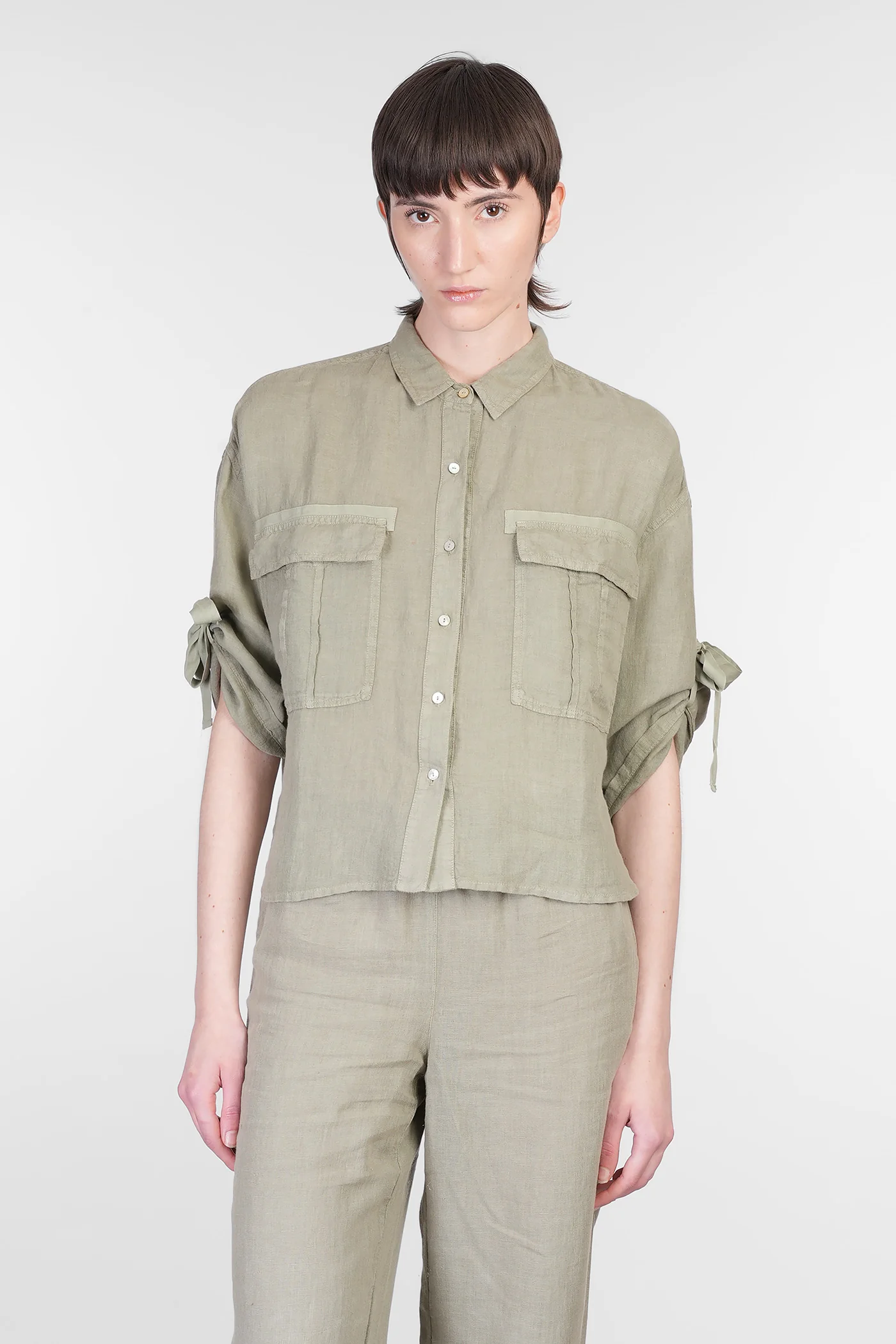 Shirt in green linen