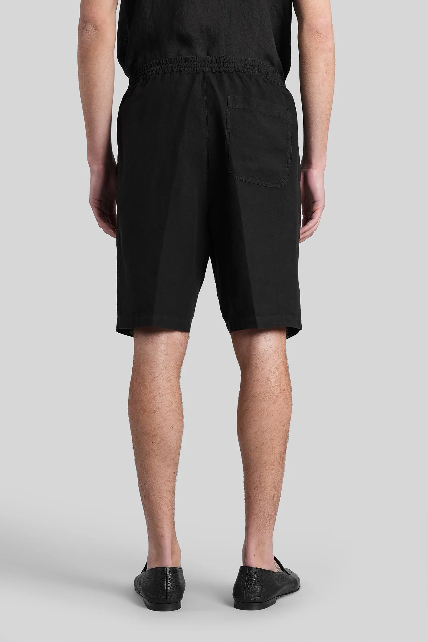 Shorts in black linen - Image 3