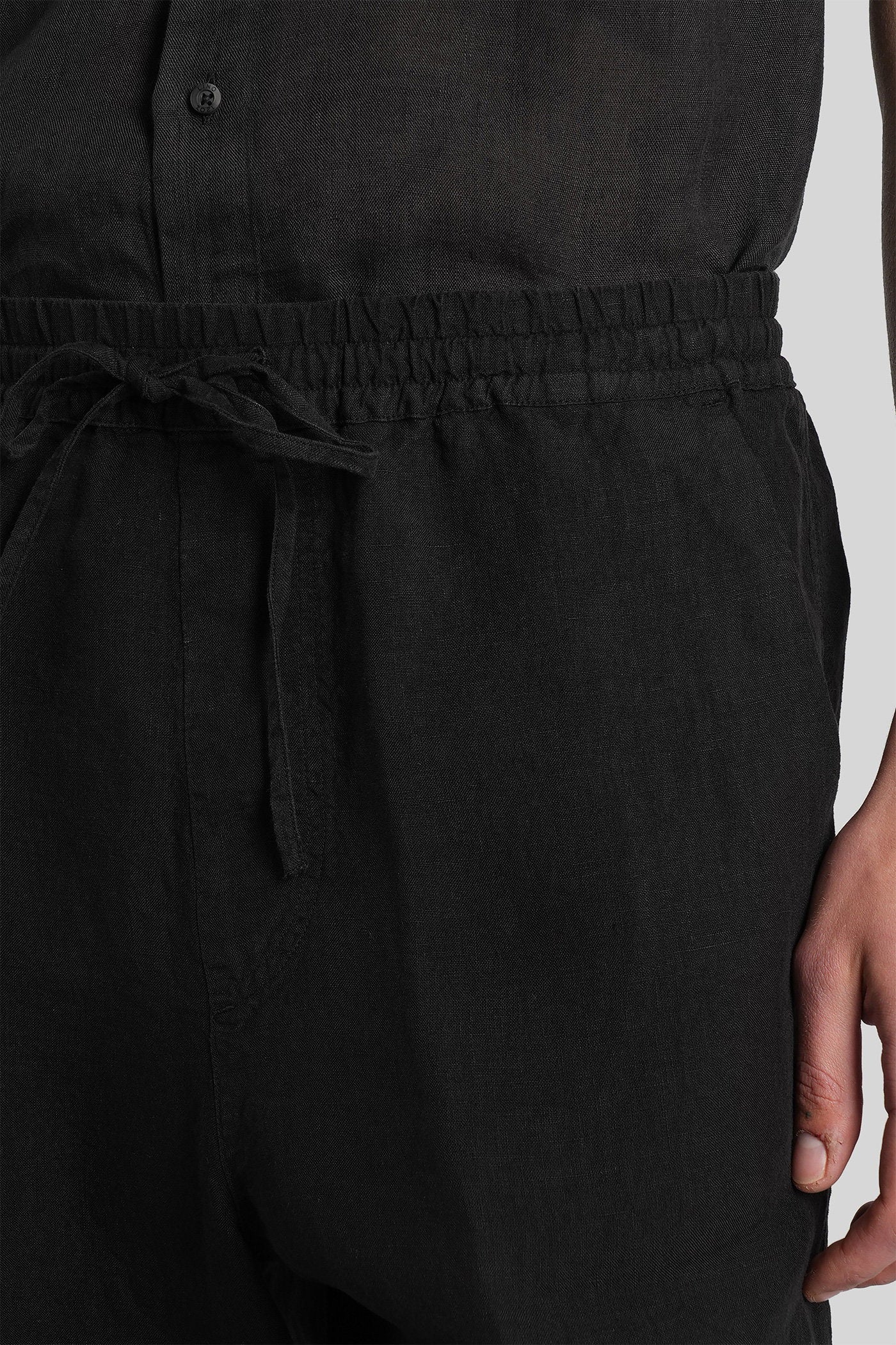 Shorts in black linen - Image 5
