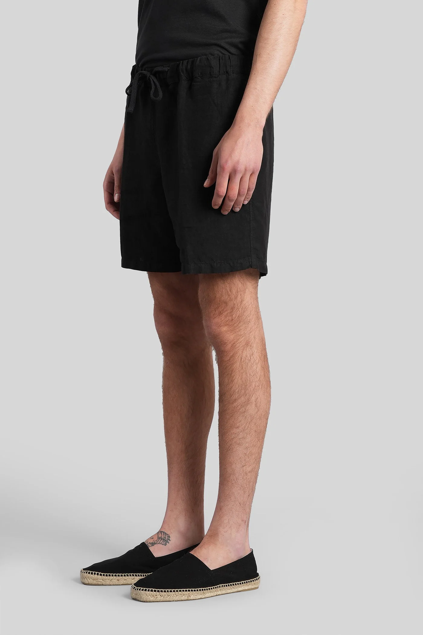 Shorts in black linen - Image 4
