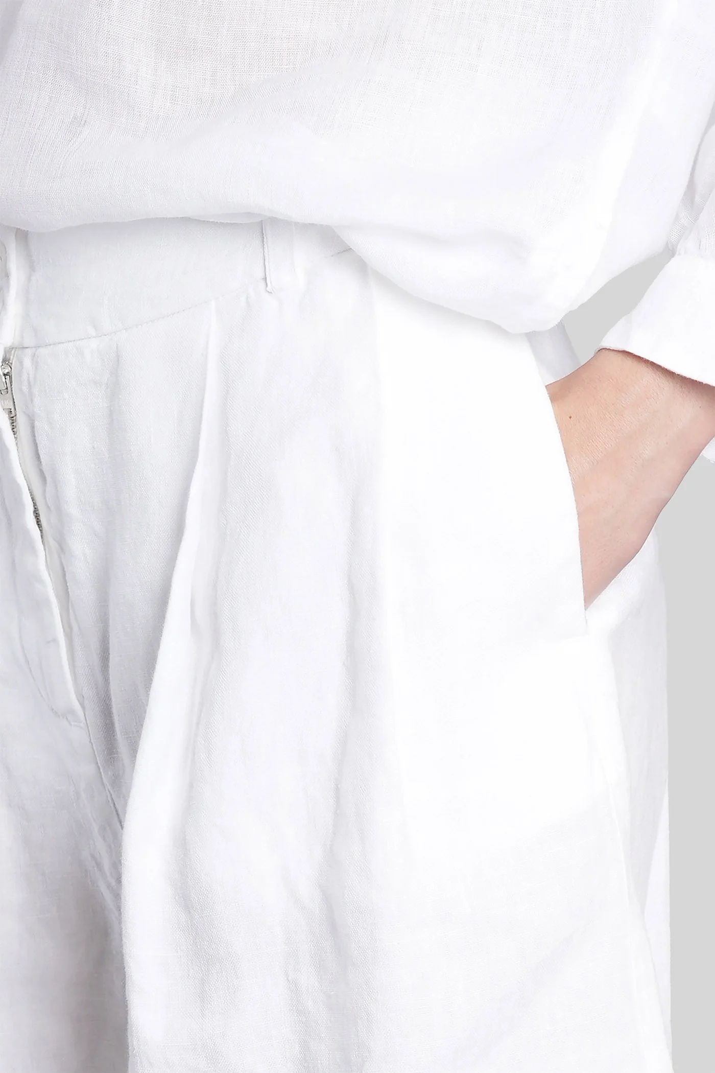 Shorts in white linen - Image 5