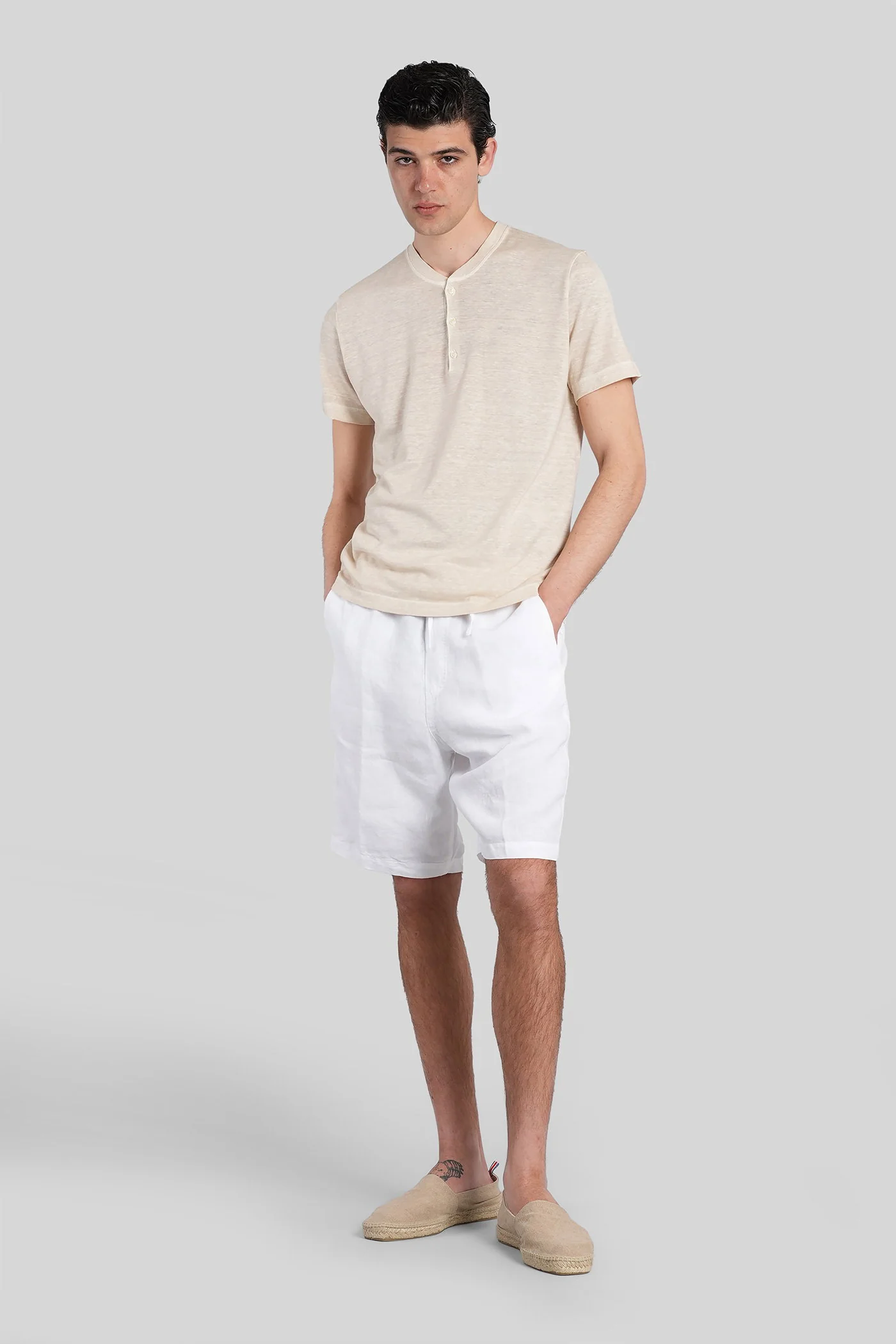 T-Shirt in beige linen - Image 2