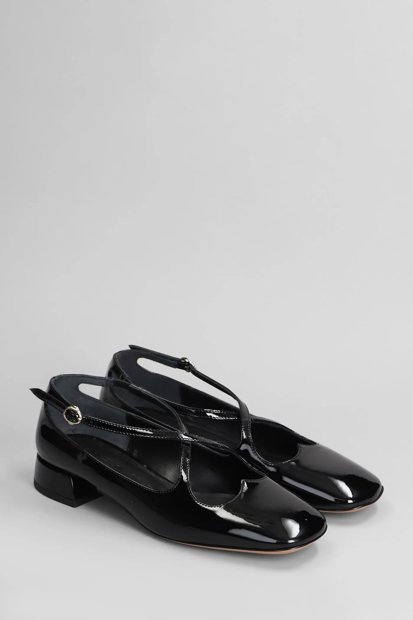Pumps in black leather - Image 2