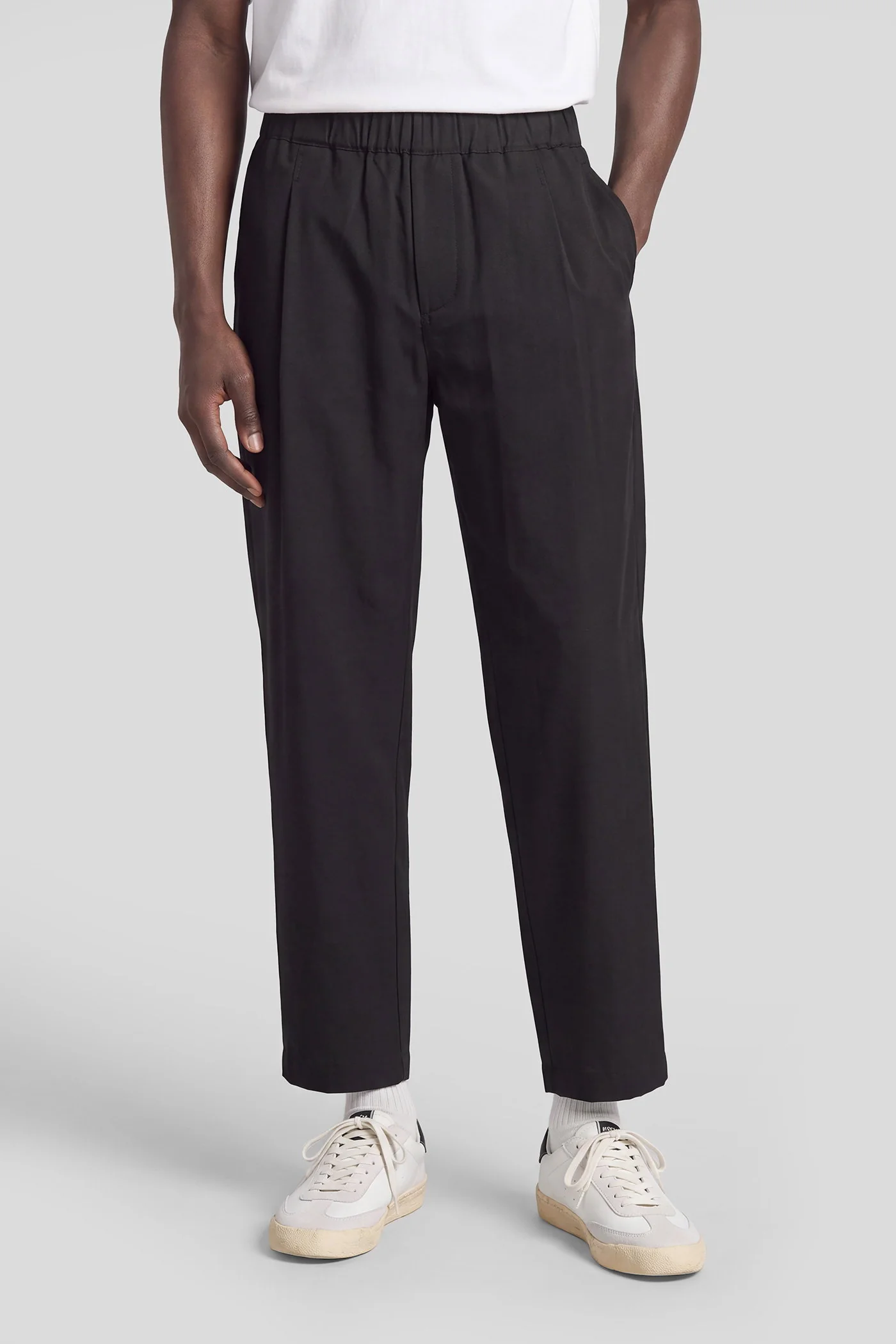 Pants in black polyester