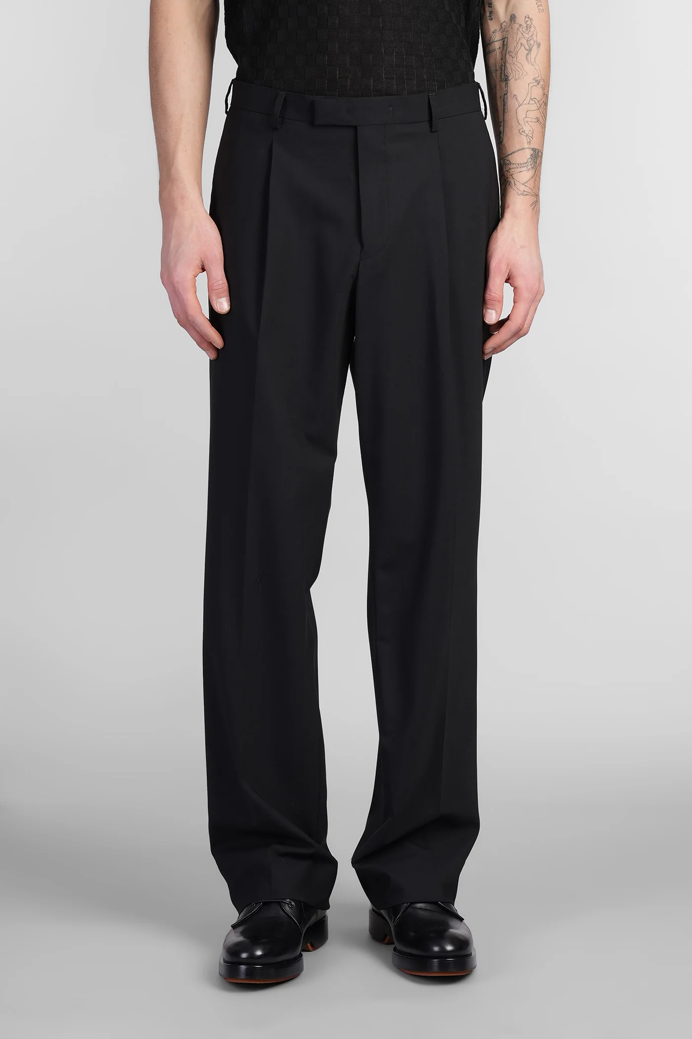 Pants in black wool