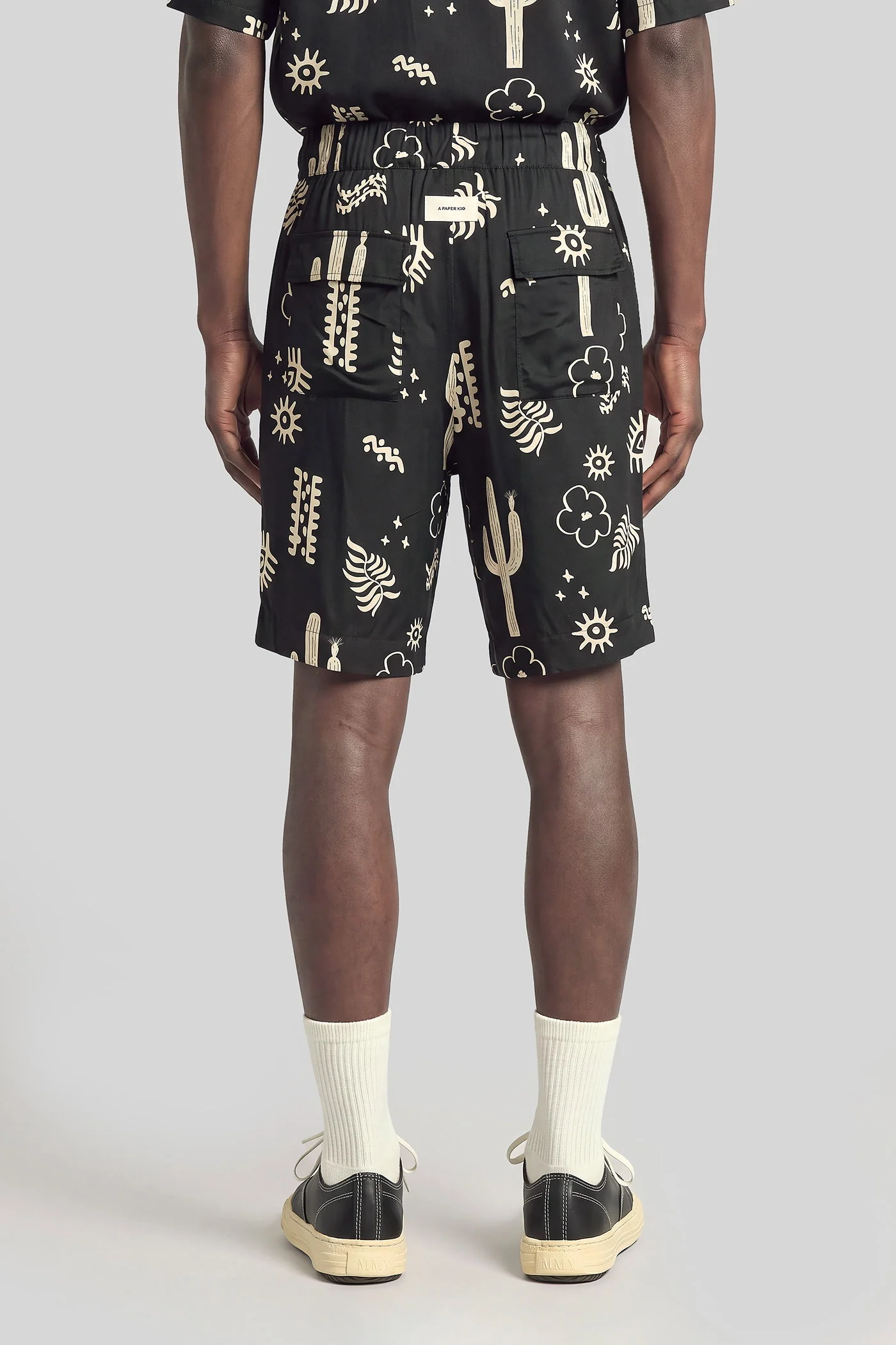 Shorts in black viscose - Image 3