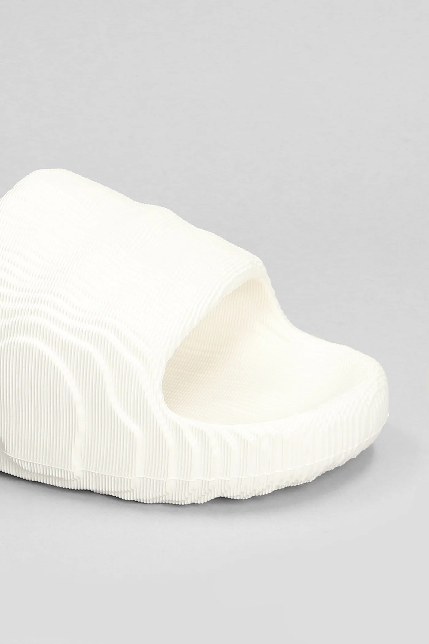 Adilette 22 Slipper-Mule in white rubber/plasic - Image 5