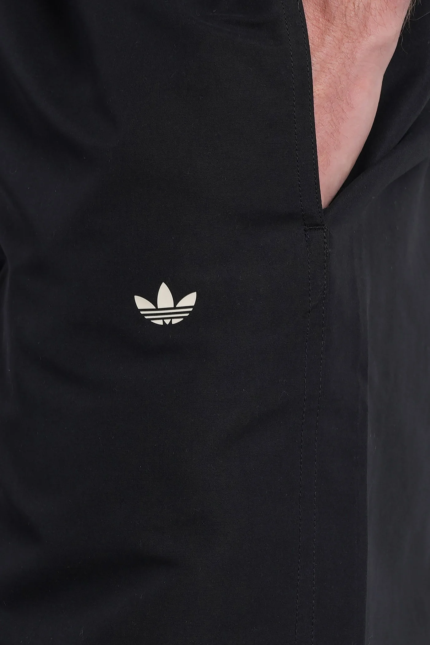 Adi 007 Shorts Shorts in black polyester - Image 5