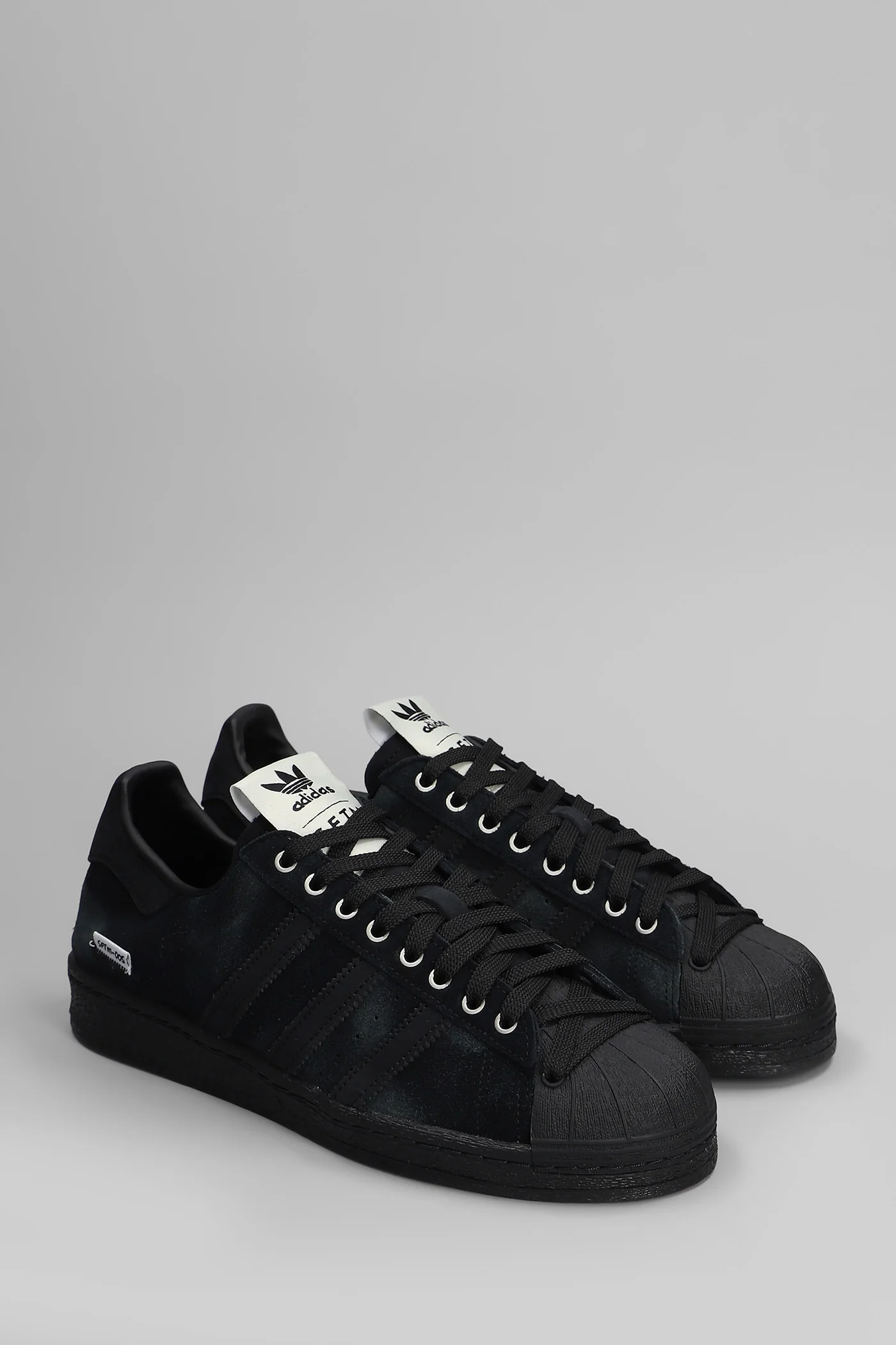 Superstar 82 Sneakers in black suede - Image 2