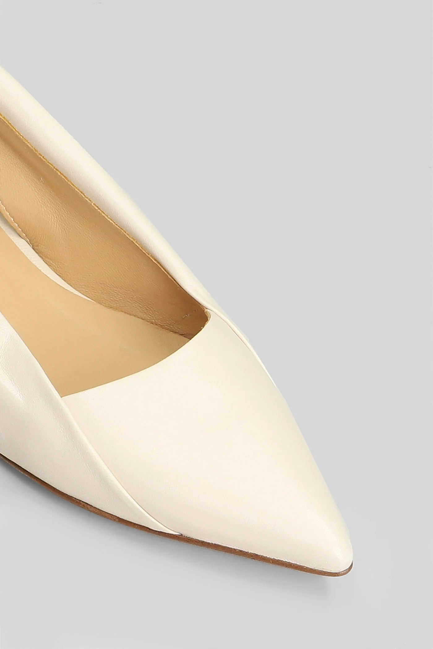 Ballet flats in beige leather - Image 5