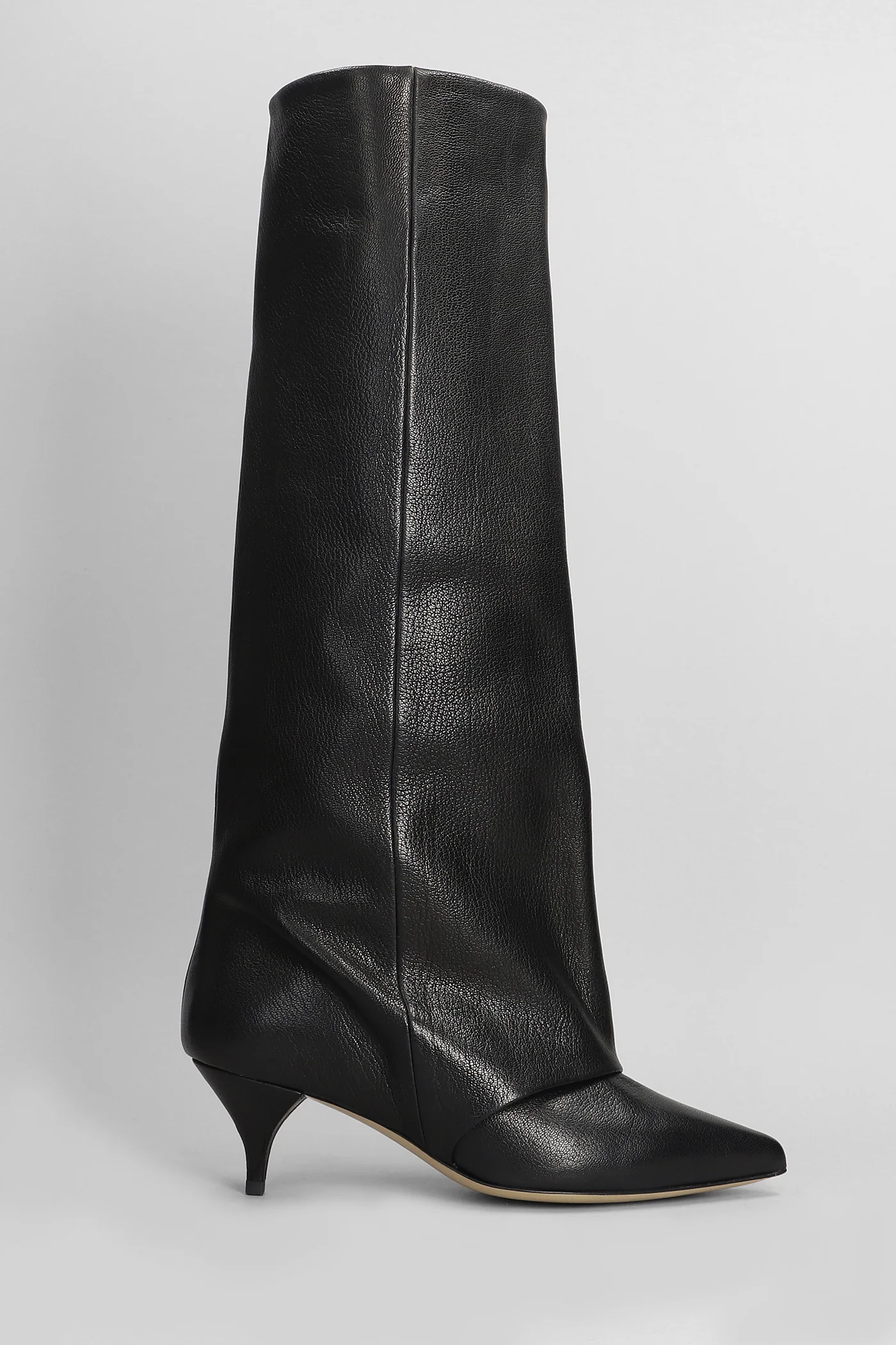 High heels boots in black leather