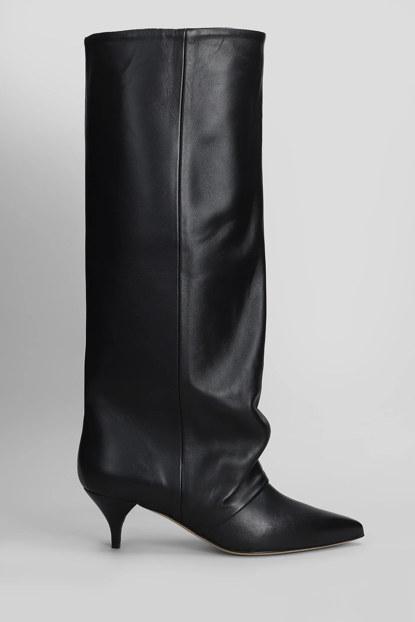 High heels boots in black leather