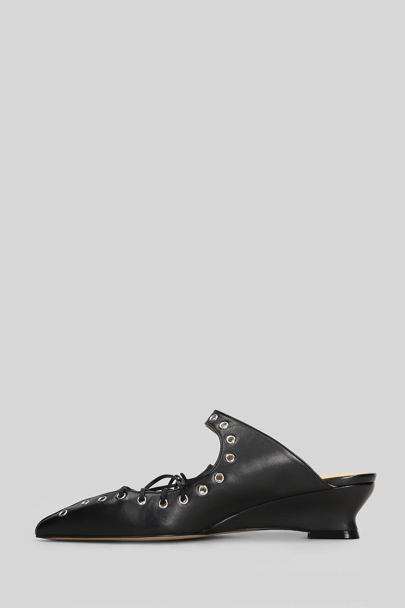 in black leather - Image 3