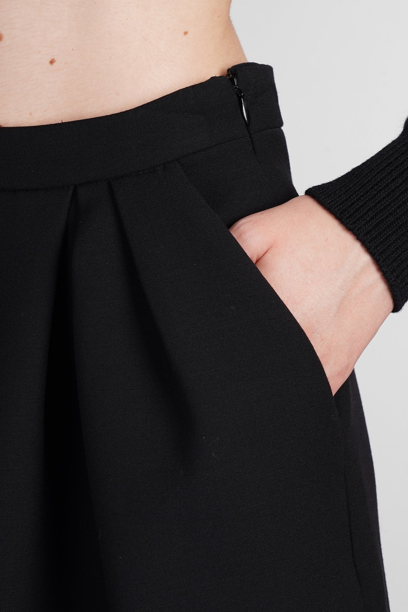Skirt in black wool - Image 5