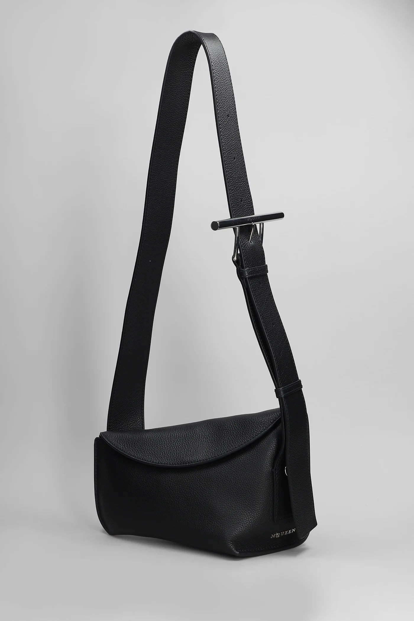Sling t bar Shoulder bag in black leather - Image 2