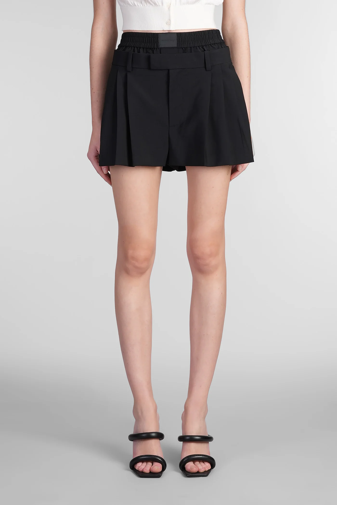 Shorts in black wool