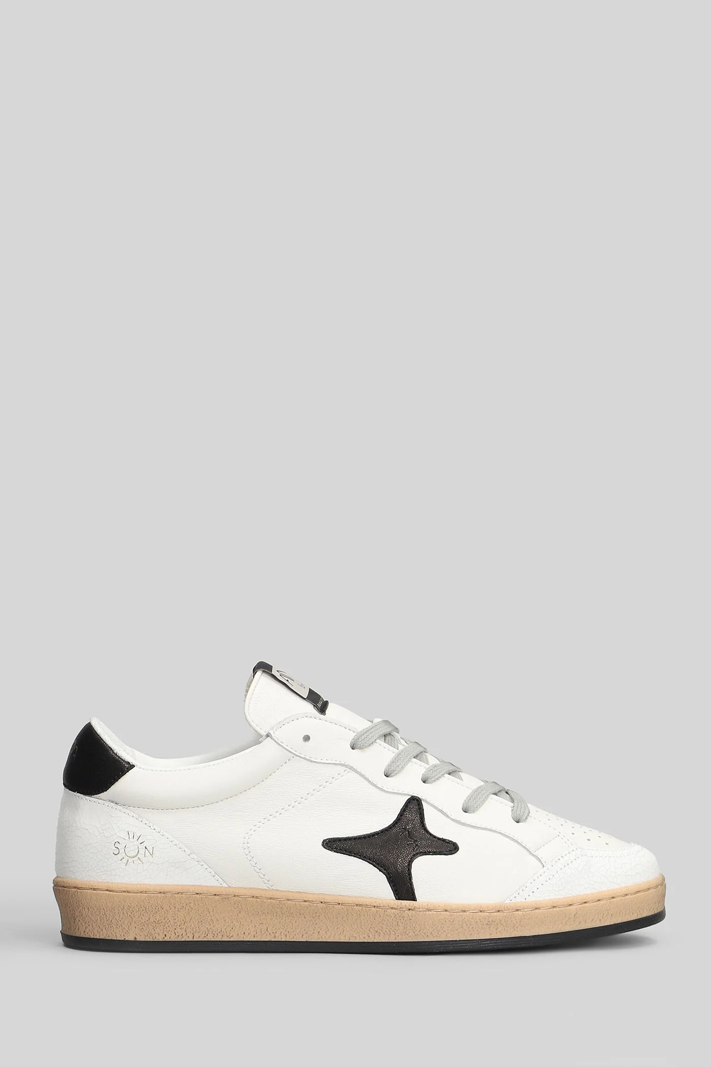 Sneakers in black leather
