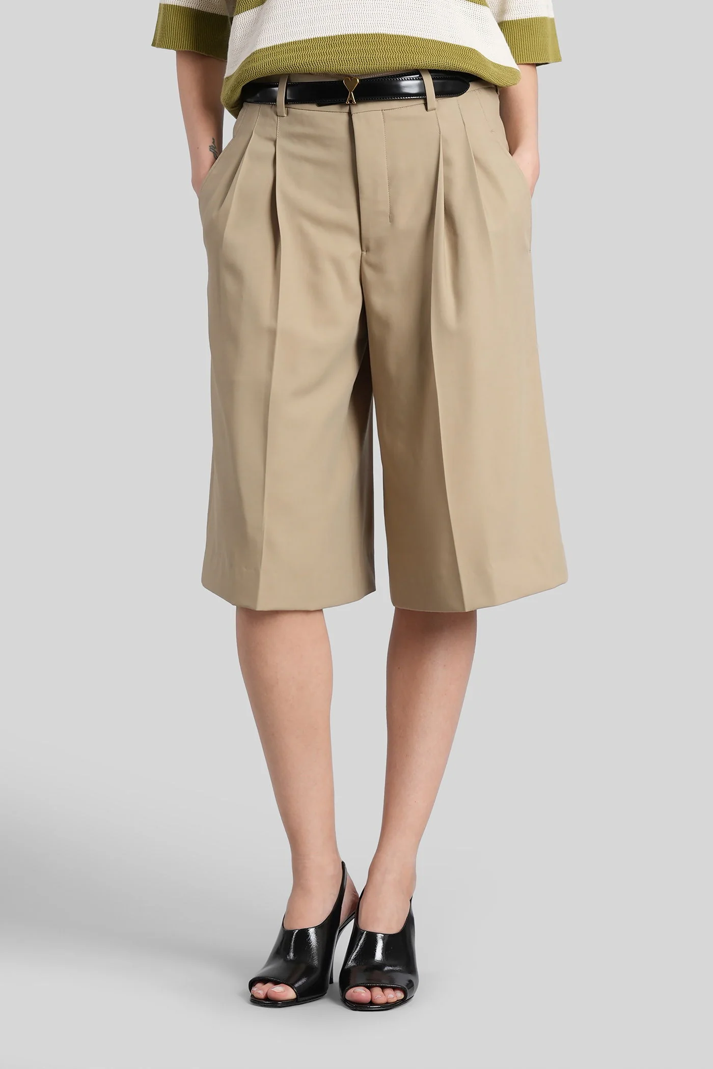 Shorts in taupe wool
