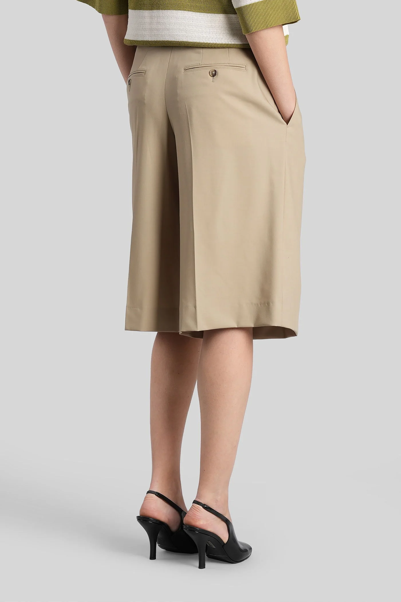 Shorts in taupe wool - Image 3