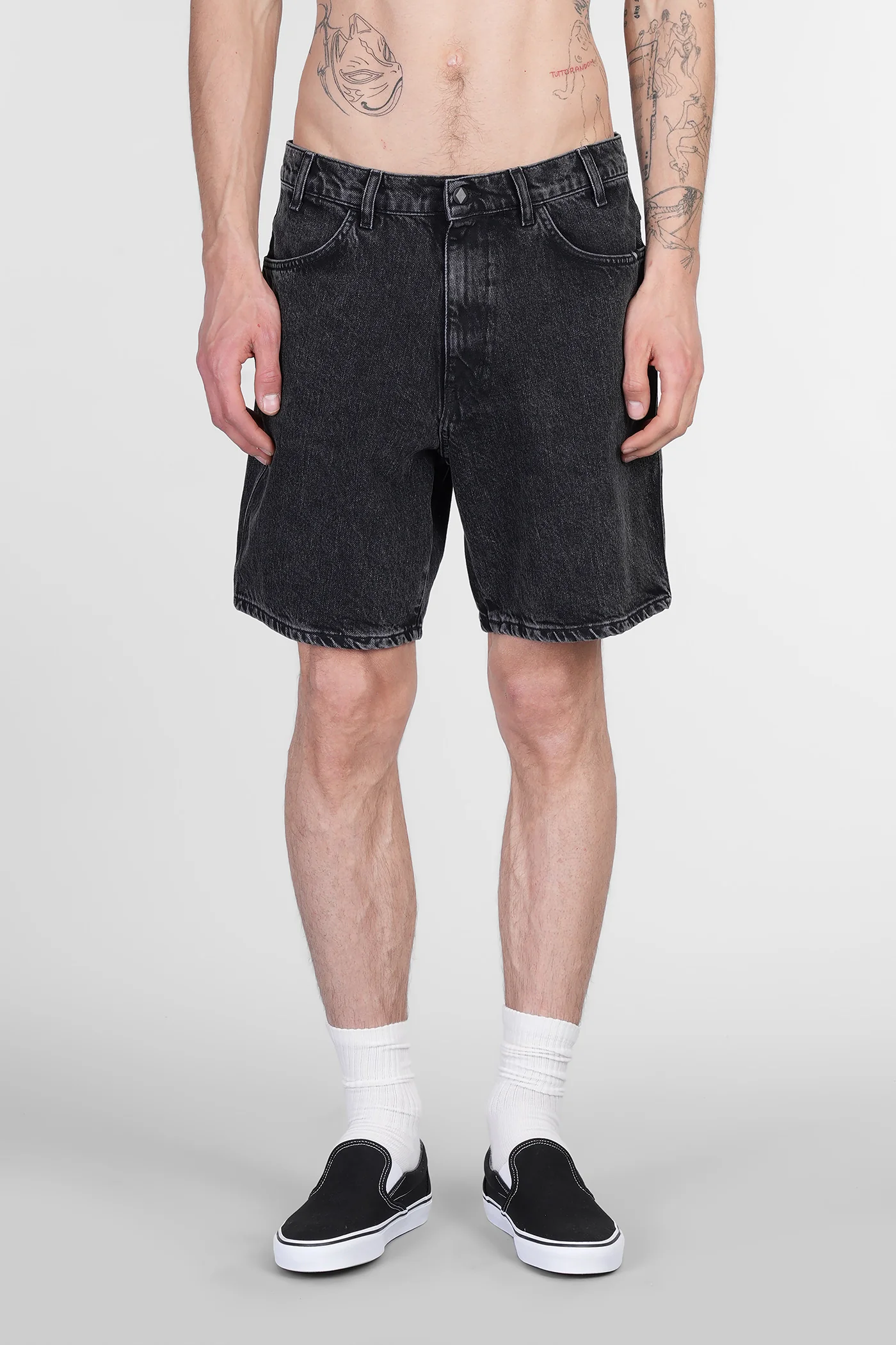Bernie Shorts in black denim
