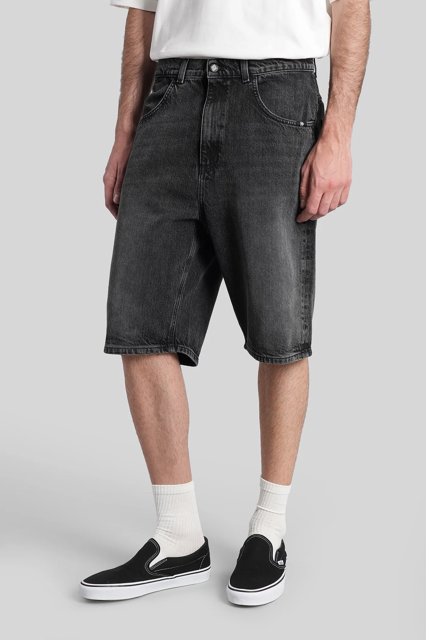 Tommy Shorts in black denim - Image 4