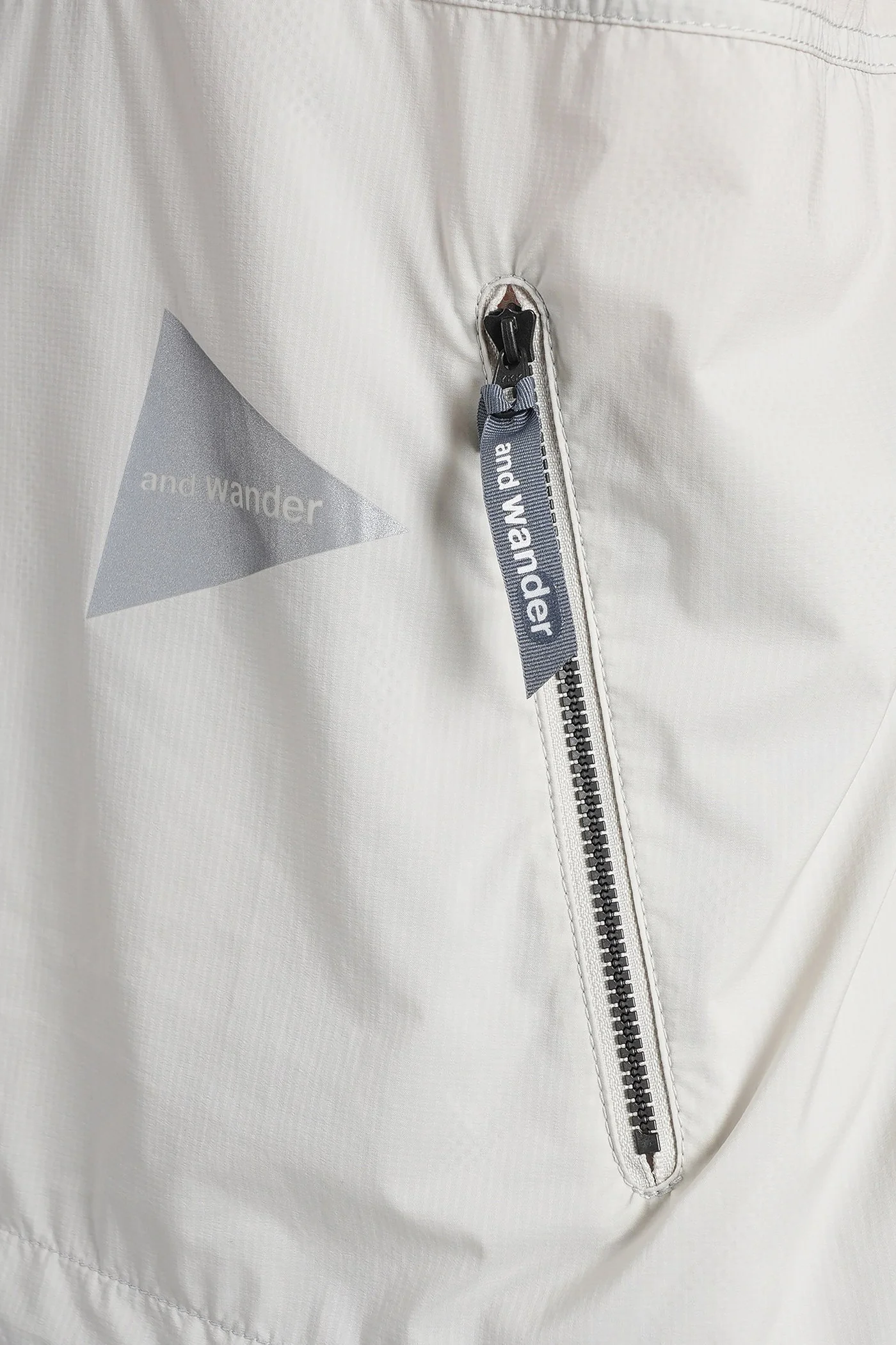 T-Shirt in grey nylon - Image 5