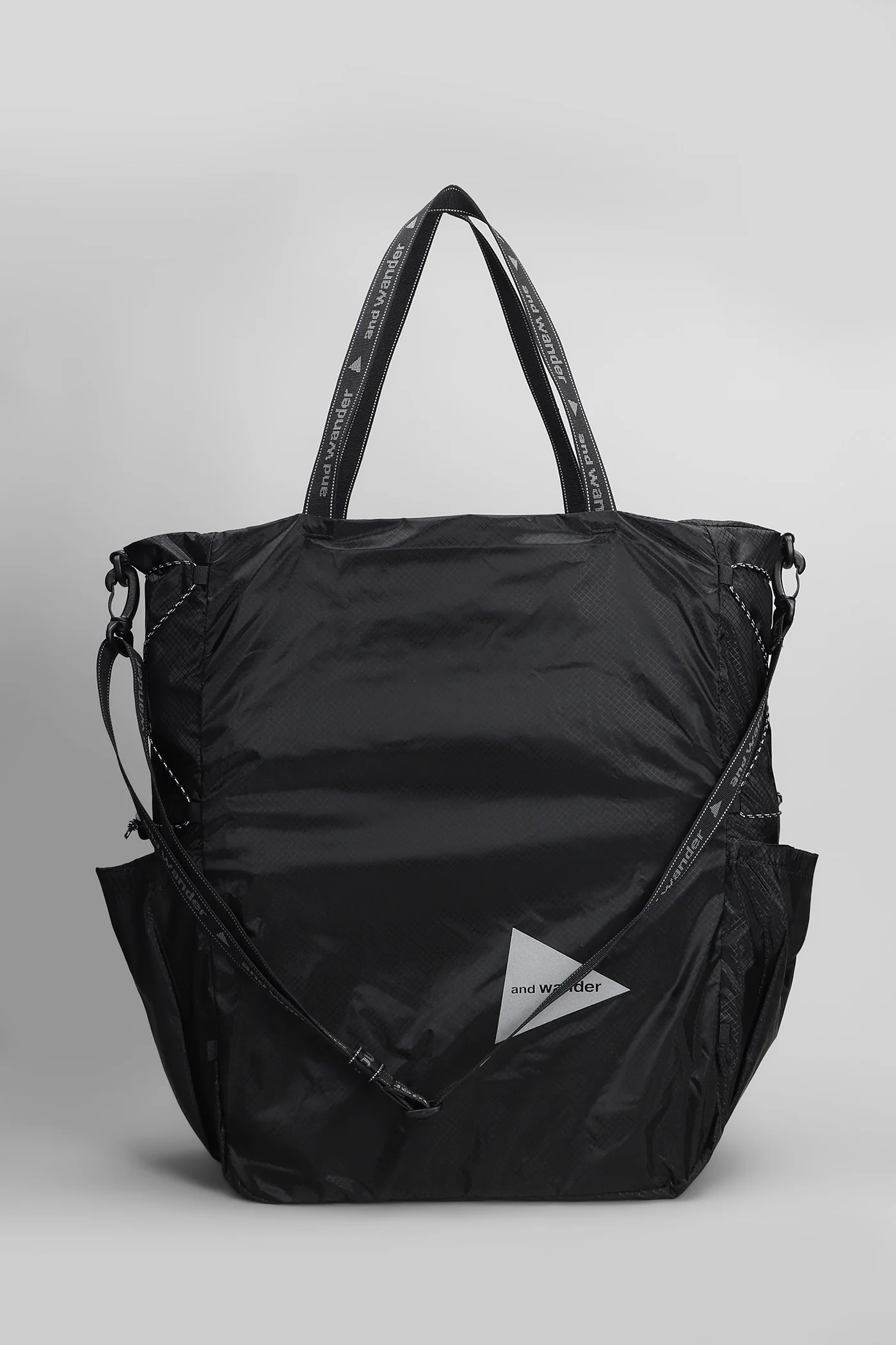Tote in black nylon
