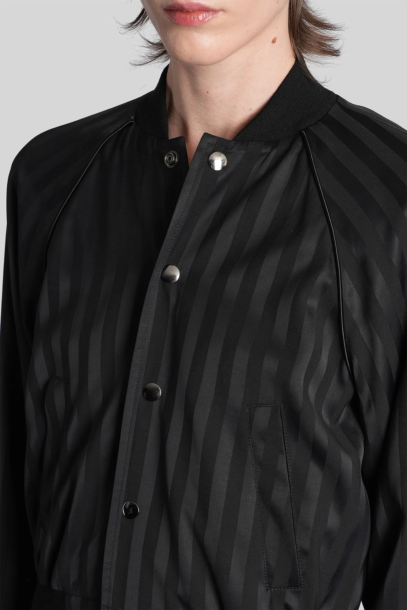 Arya Bomber Jacket in black viscose - Image 5