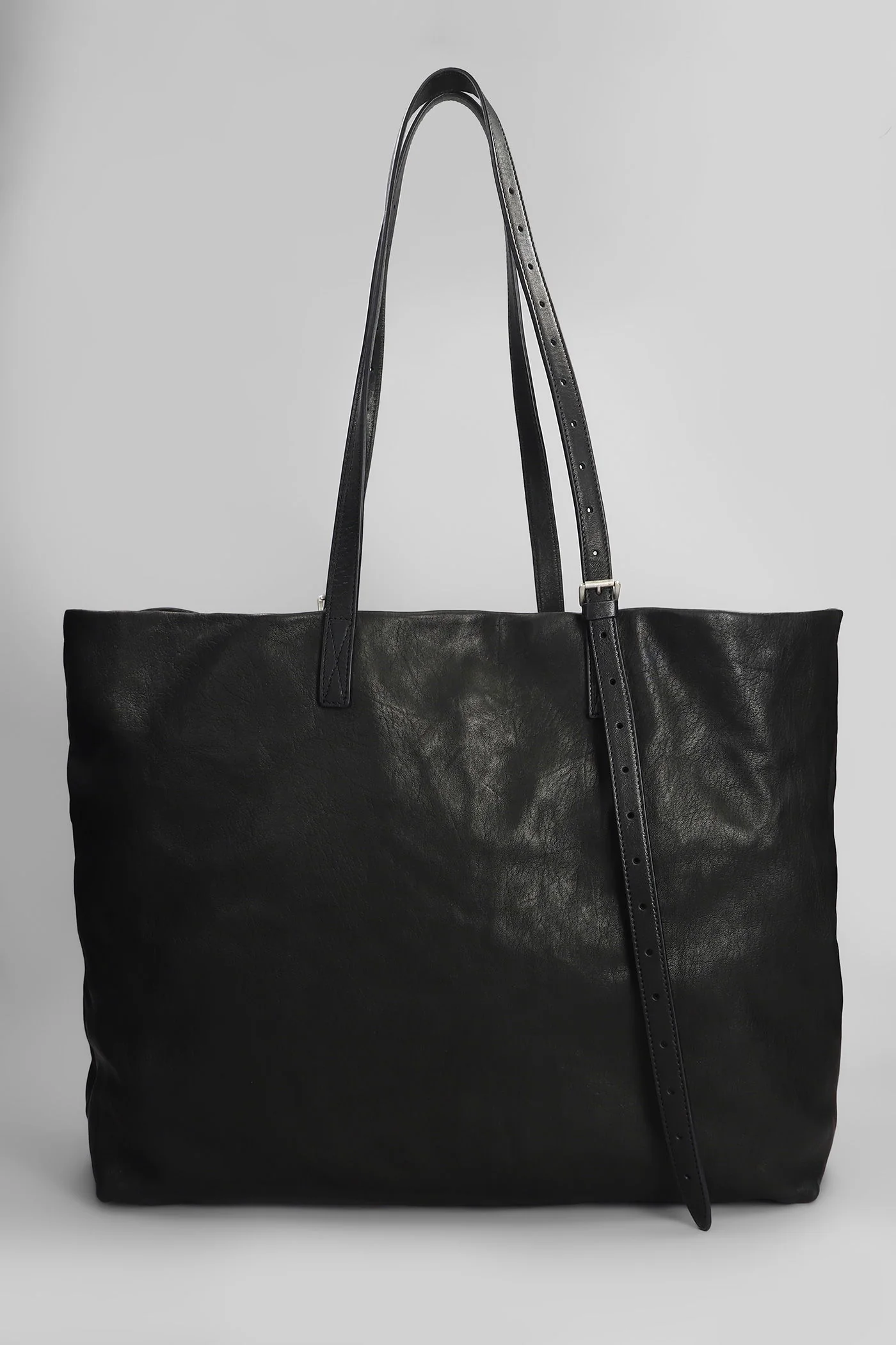Bes Tote in black leather