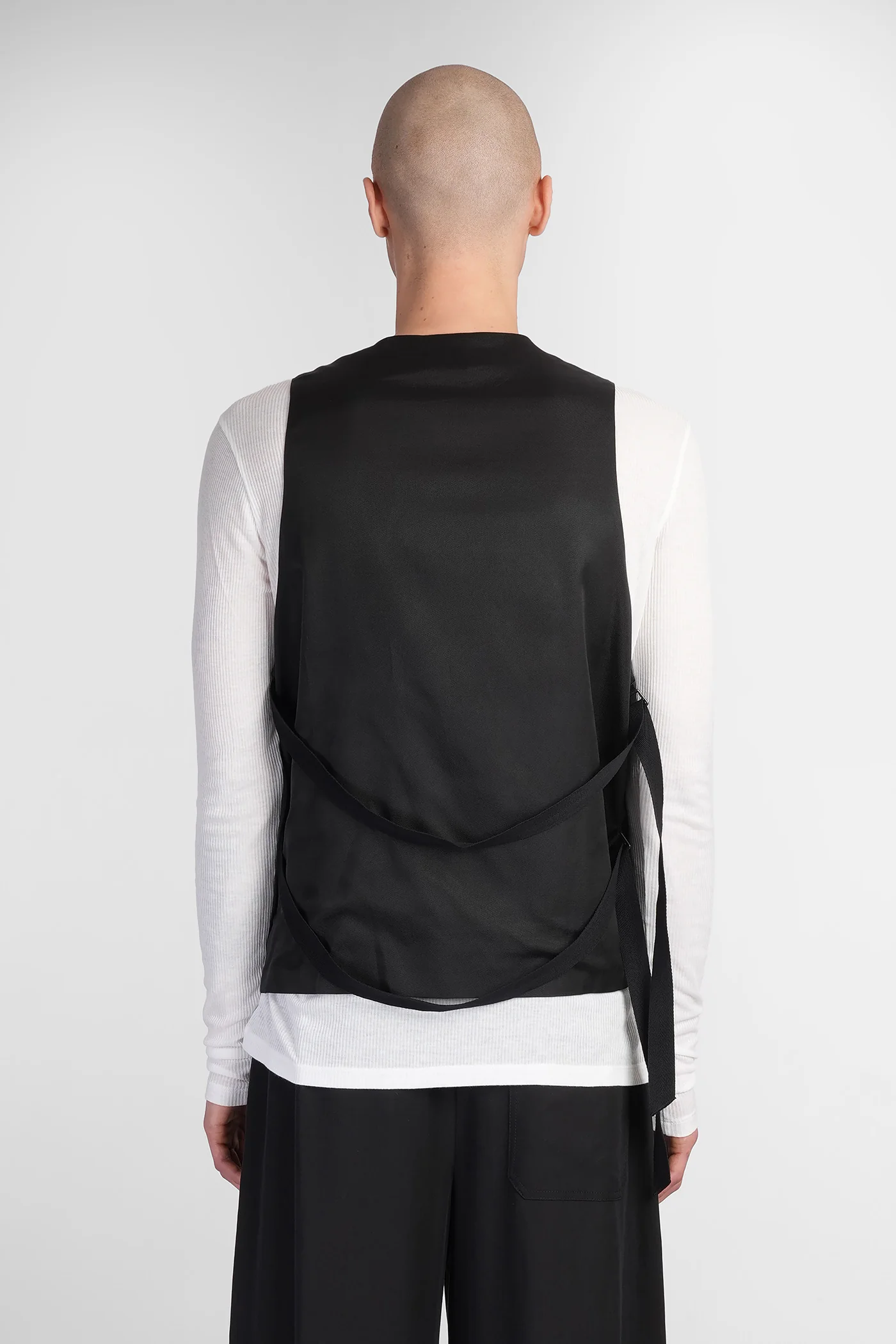 Juikko Vest in black viscose - Image 3