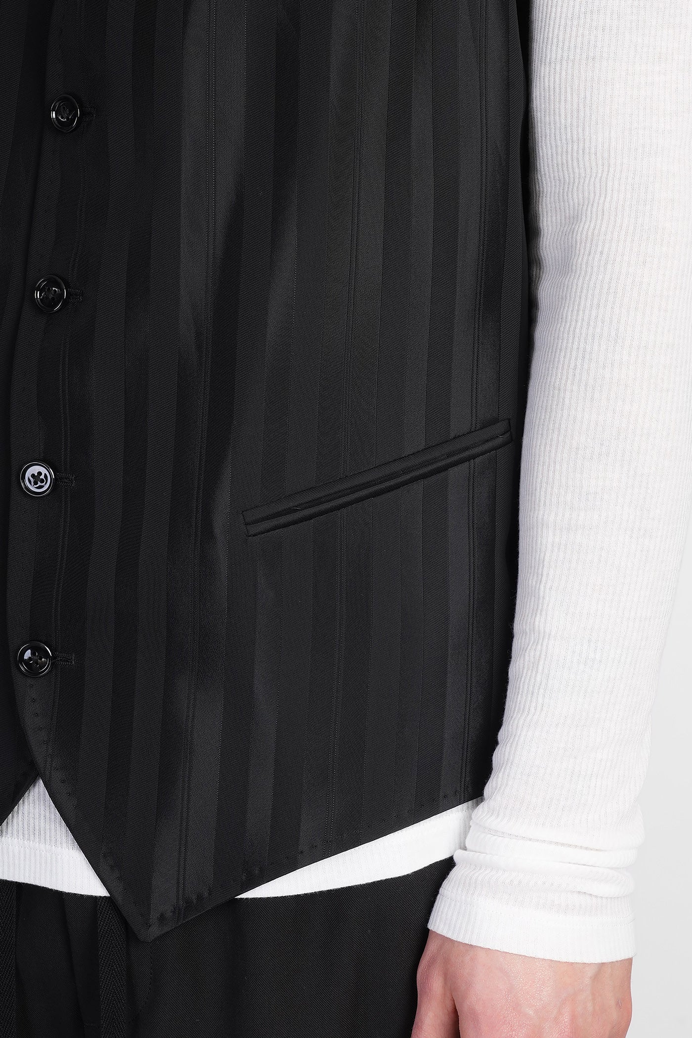 Juikko Vest in black viscose - Image 5