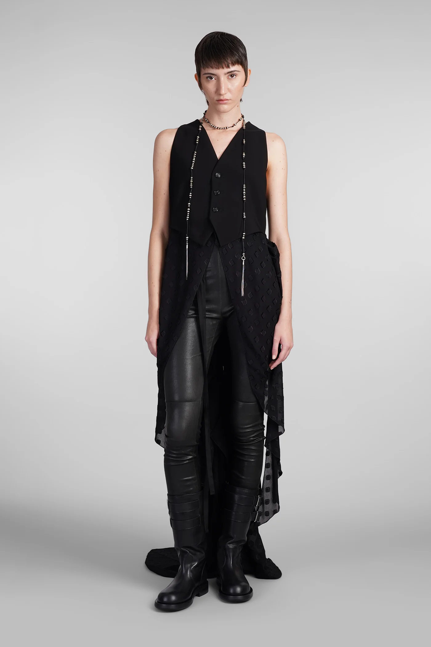 Thyra Vest in black viscose