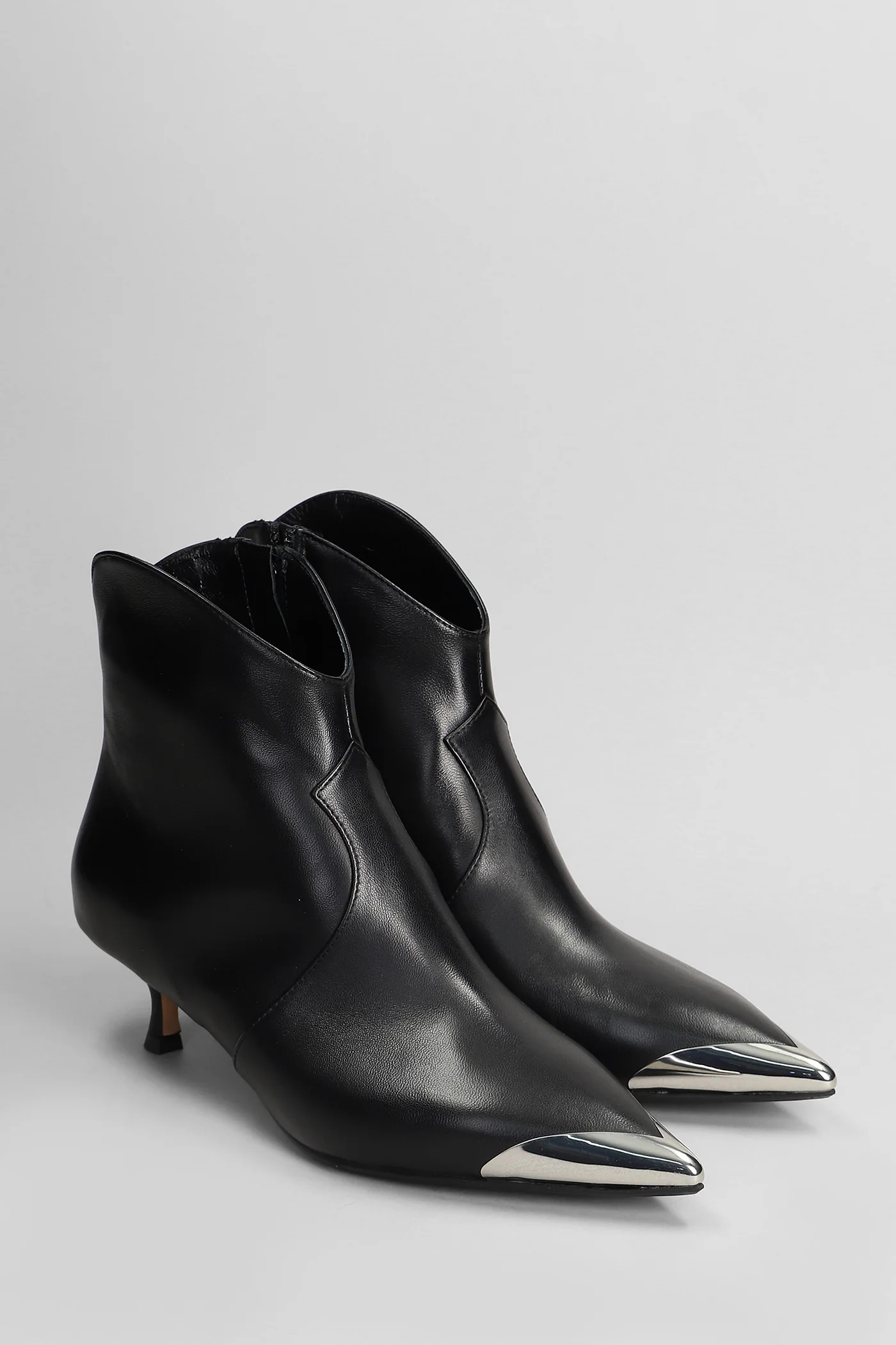 High heels Ankle boots in black leather - Image 2