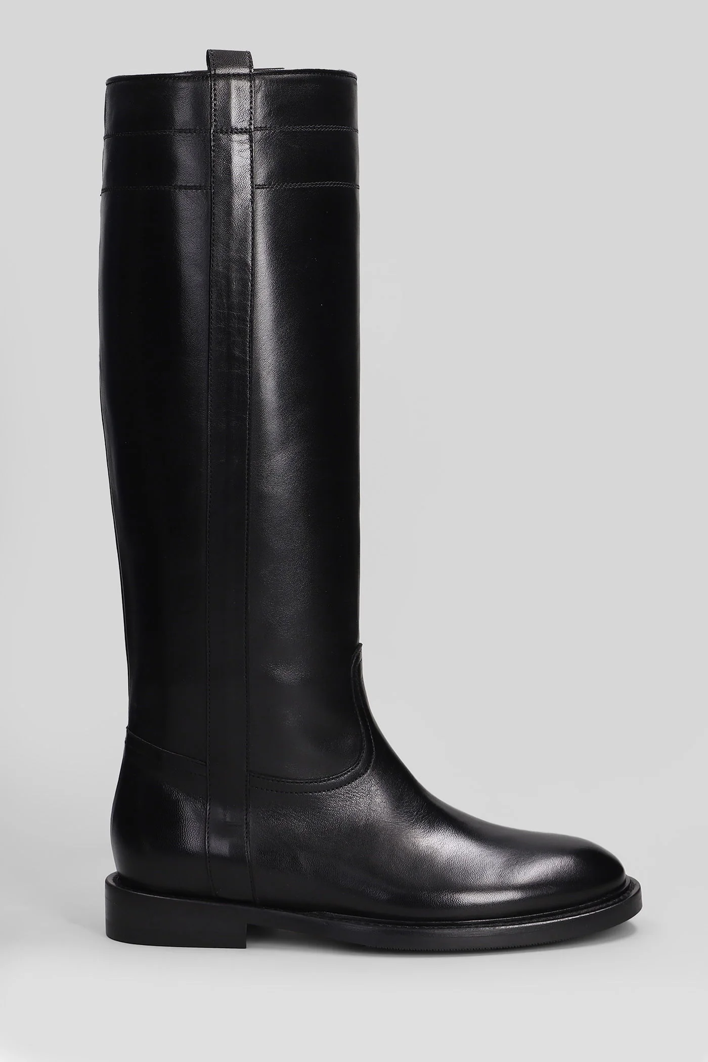 low heels boots in black leather