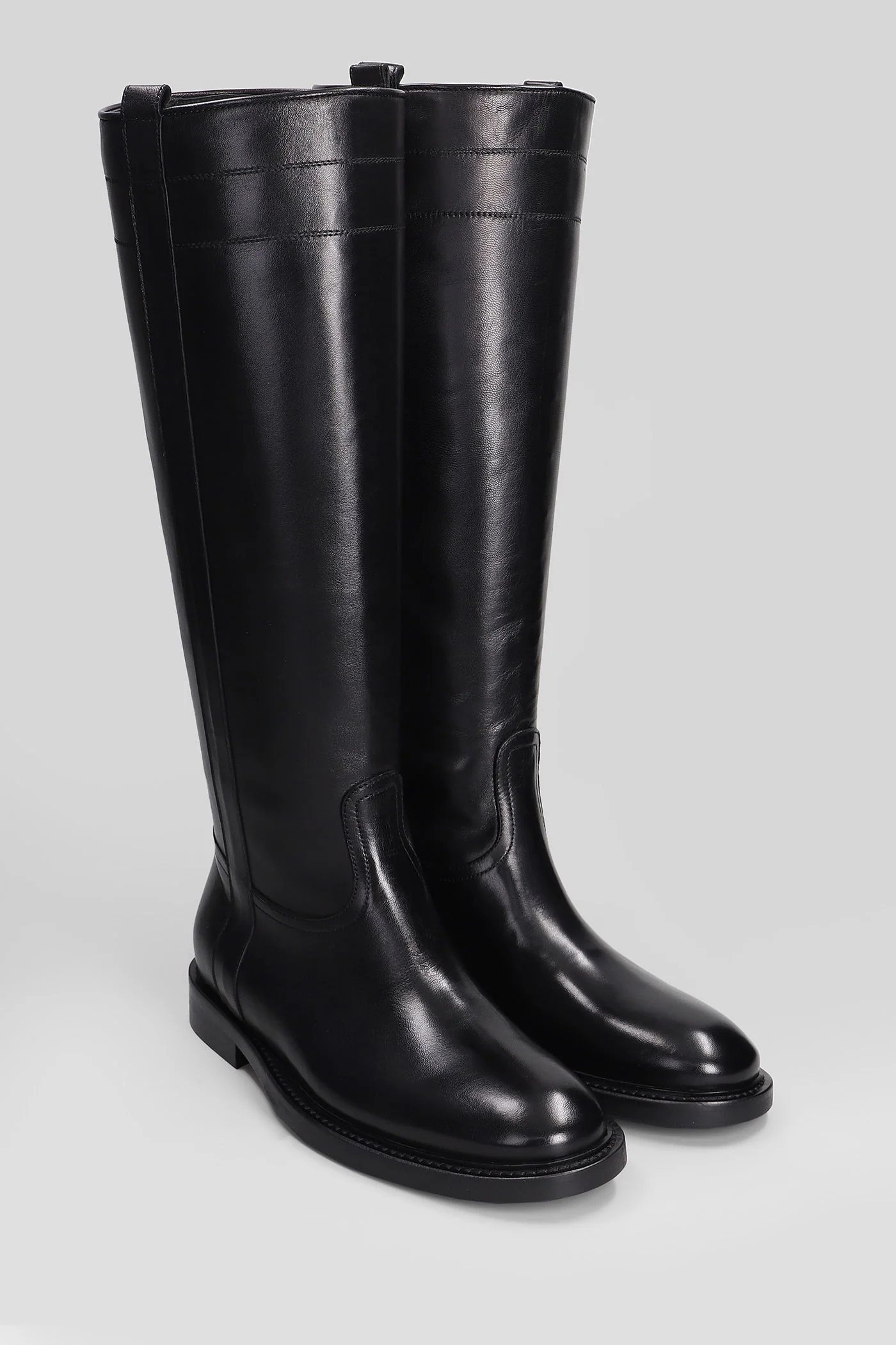 low heels boots in black leather - Image 2