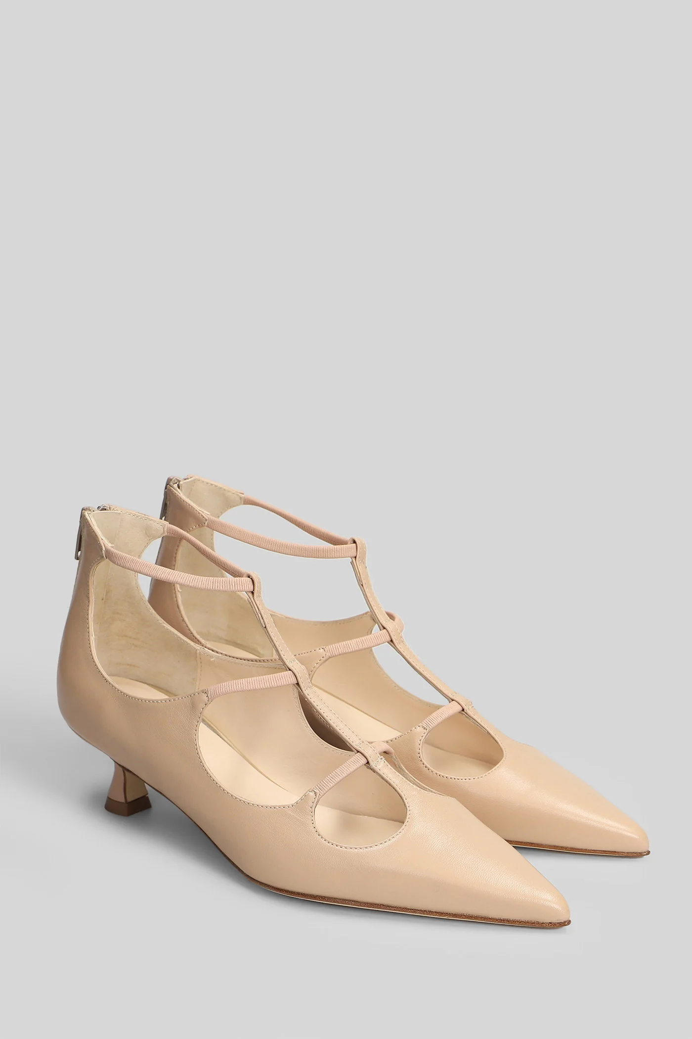 Pumps in beige leather - Image 2
