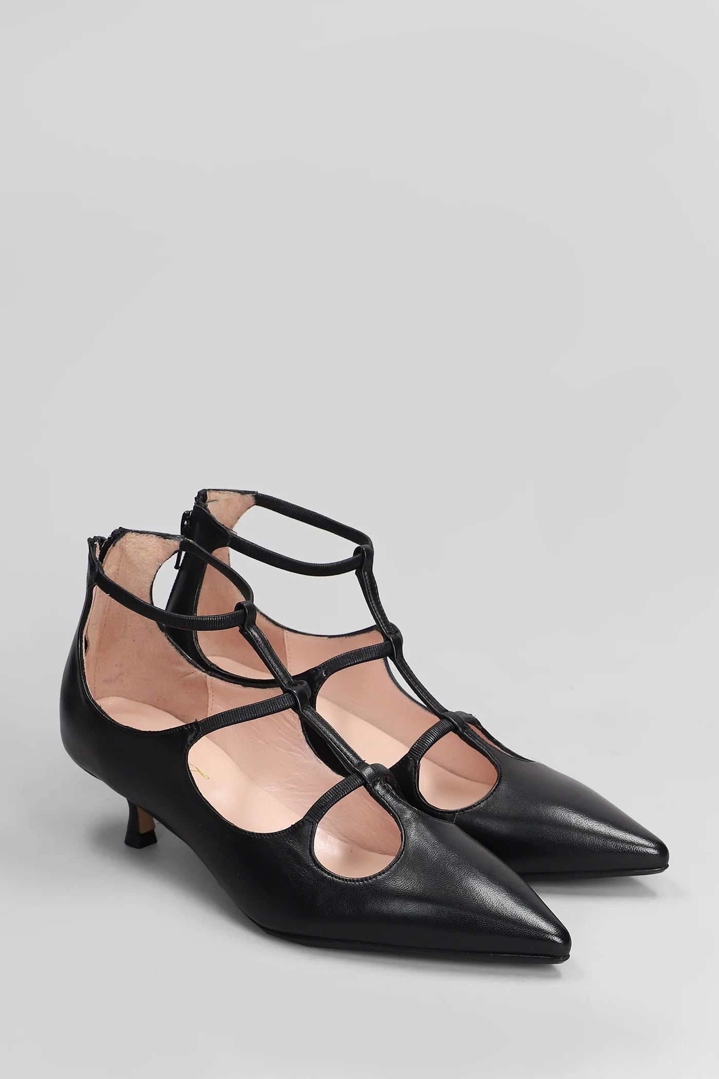 Pumps in black leather - Image 2