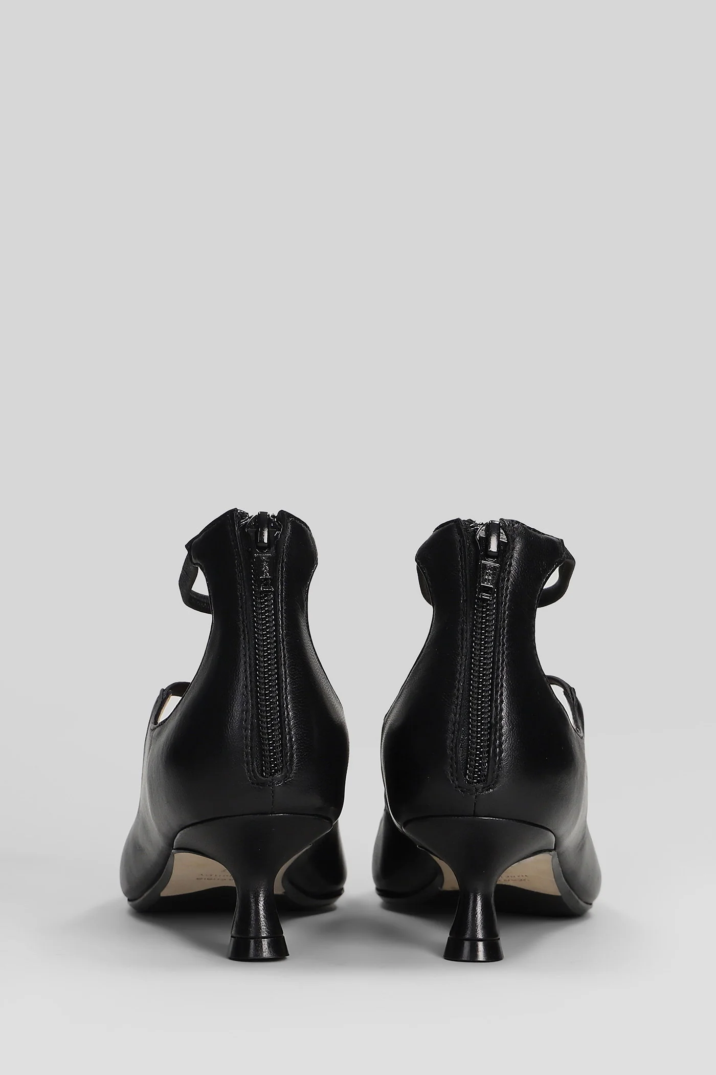 Pumps in black leather - Image 4