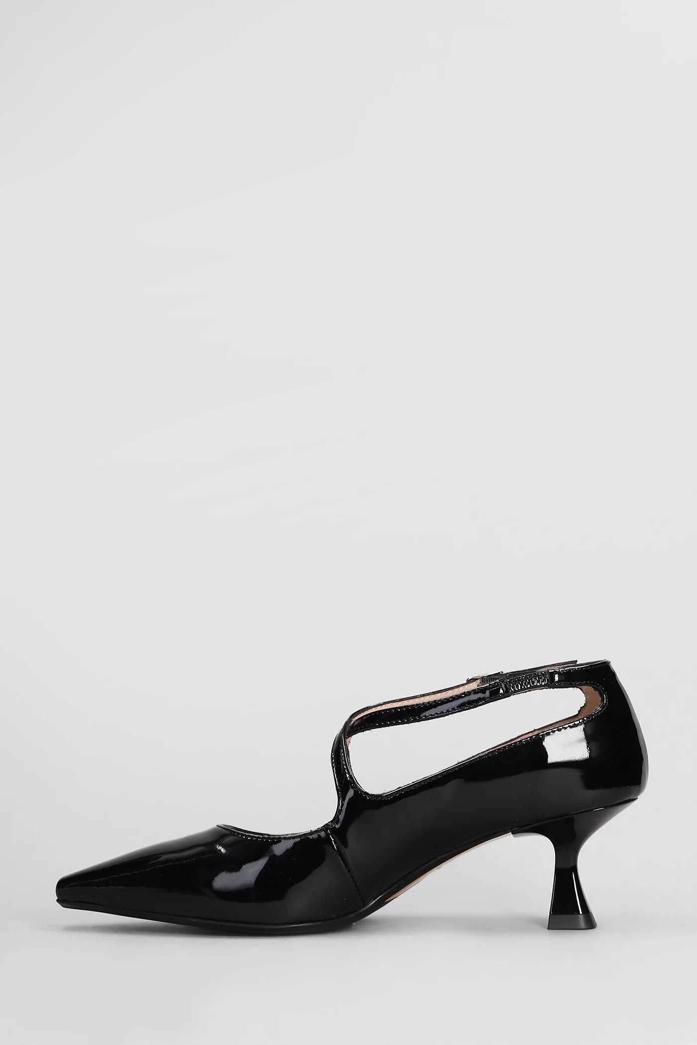 Pumps in black patent leather - Image 3