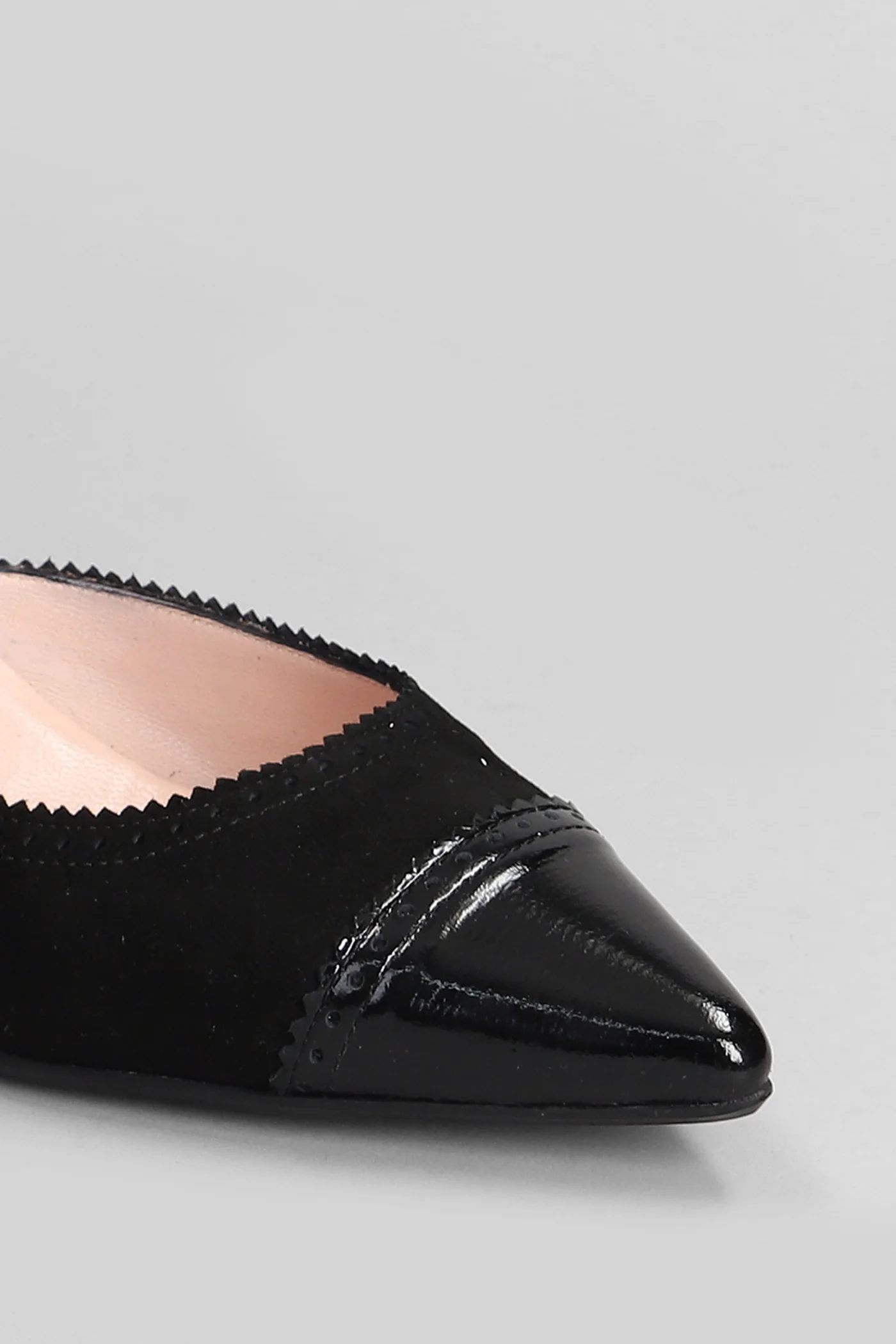Pumps in black suede - Image 15