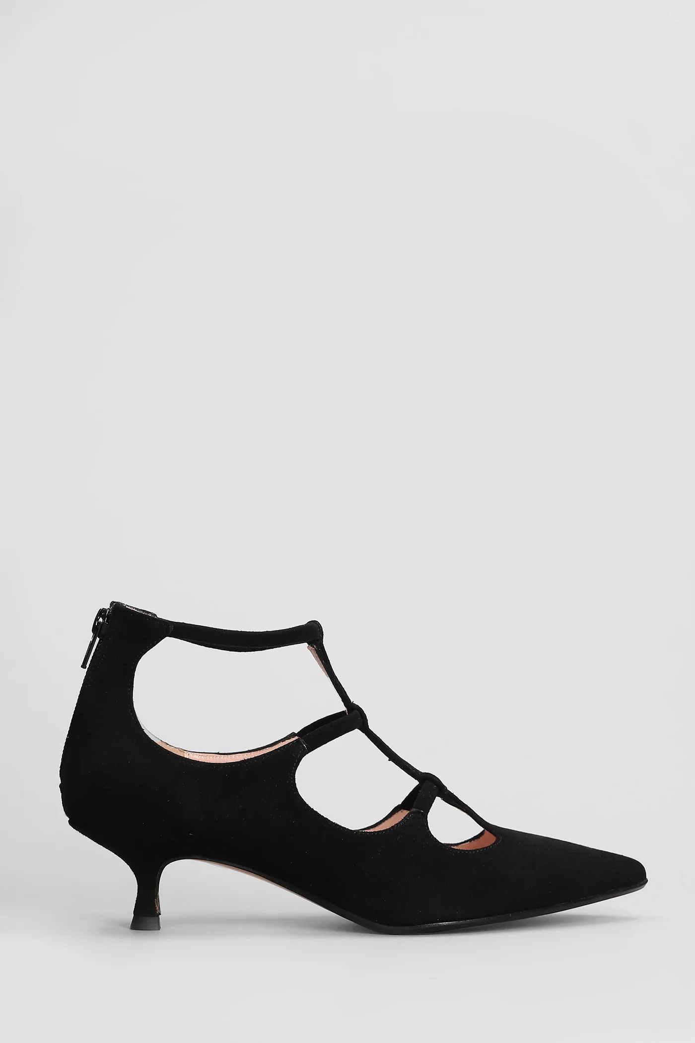 Pumps in black suede