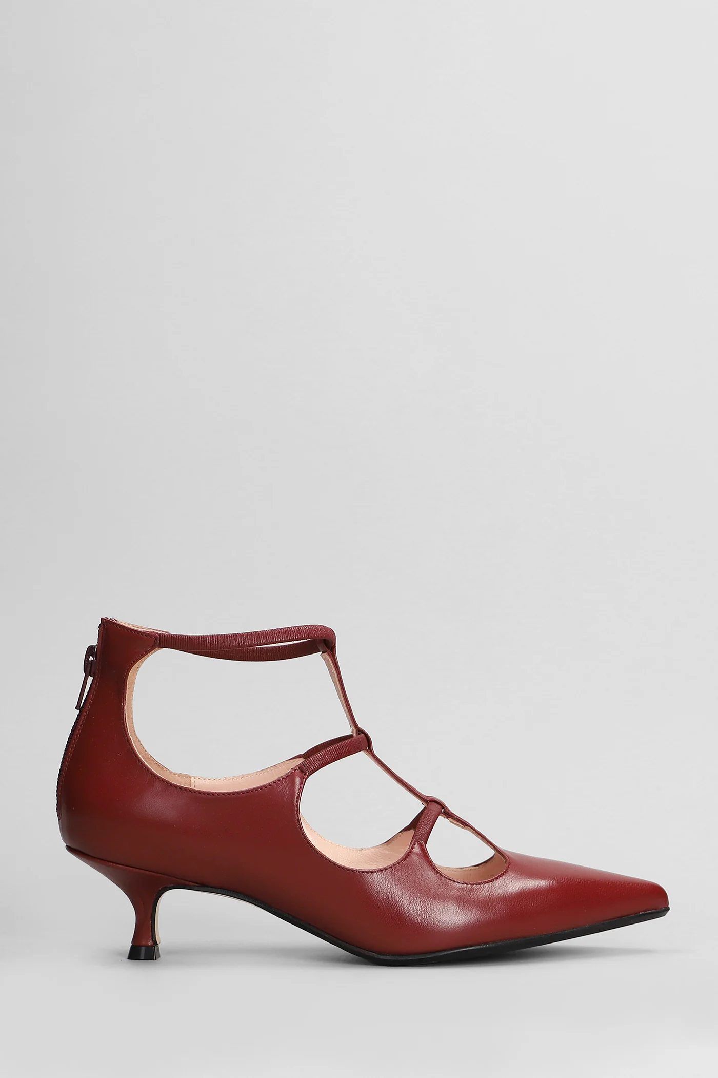 Pumps in bordeaux leather