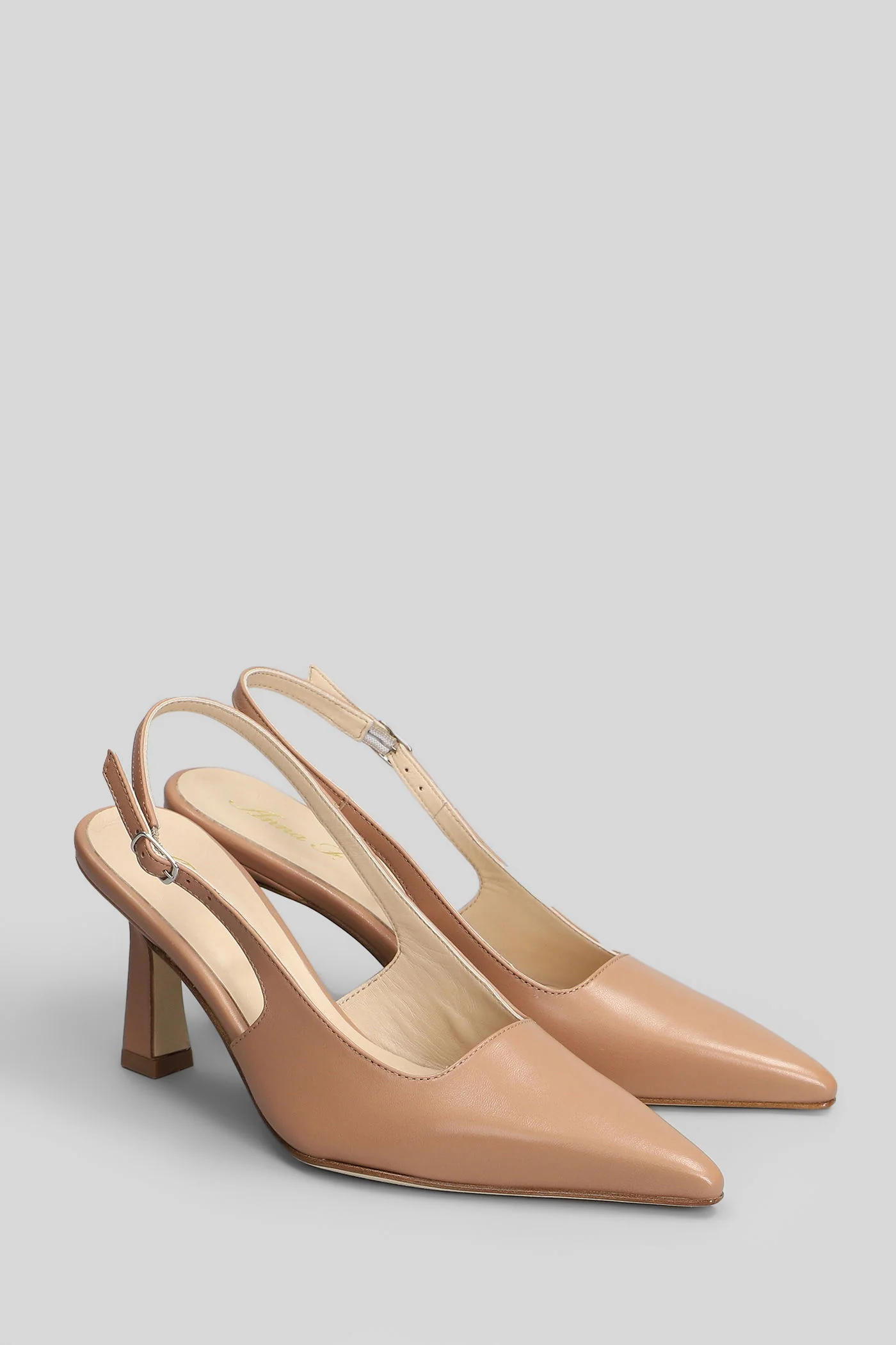 Pumps in Camel leather - Image 2