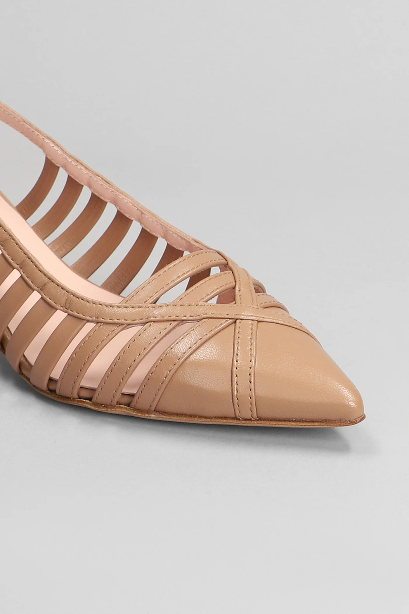 Pumps in Camel leather - Image 5